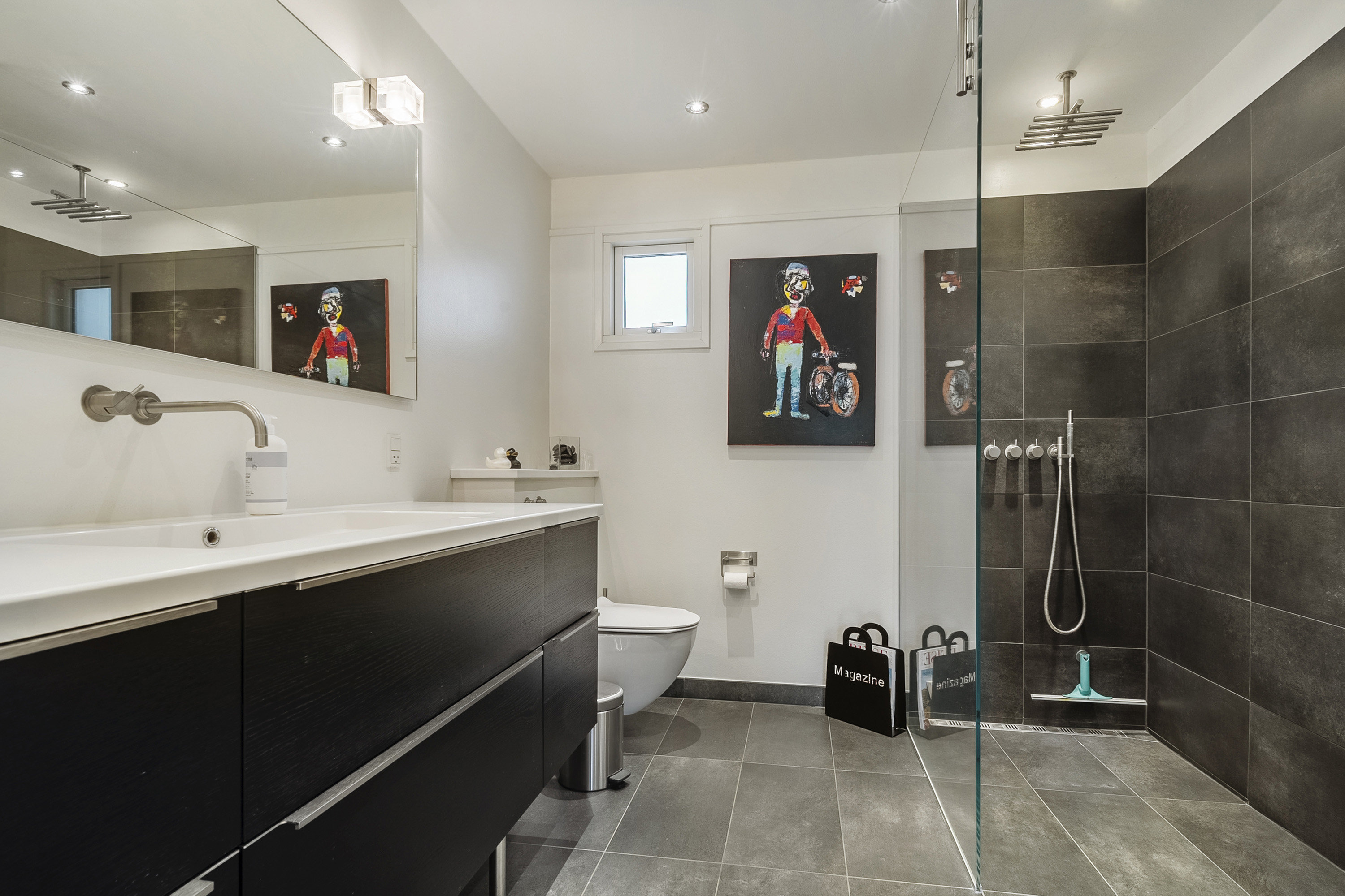 Fremhævet badeværelse billede i fuldskærmstilstand. Billede af Lindevang 4, 6200 Aabenraa