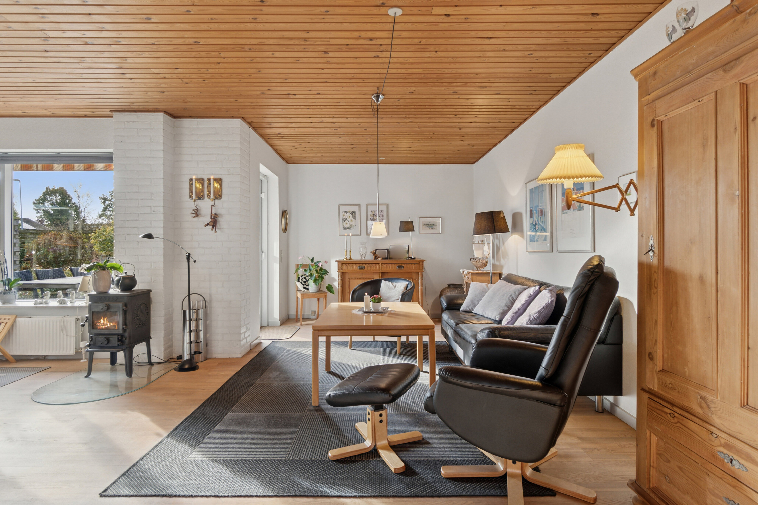 Fremhævet stue billede i fuldskærmstilstand. Billede af Lærkevej 17, 7441 Bording