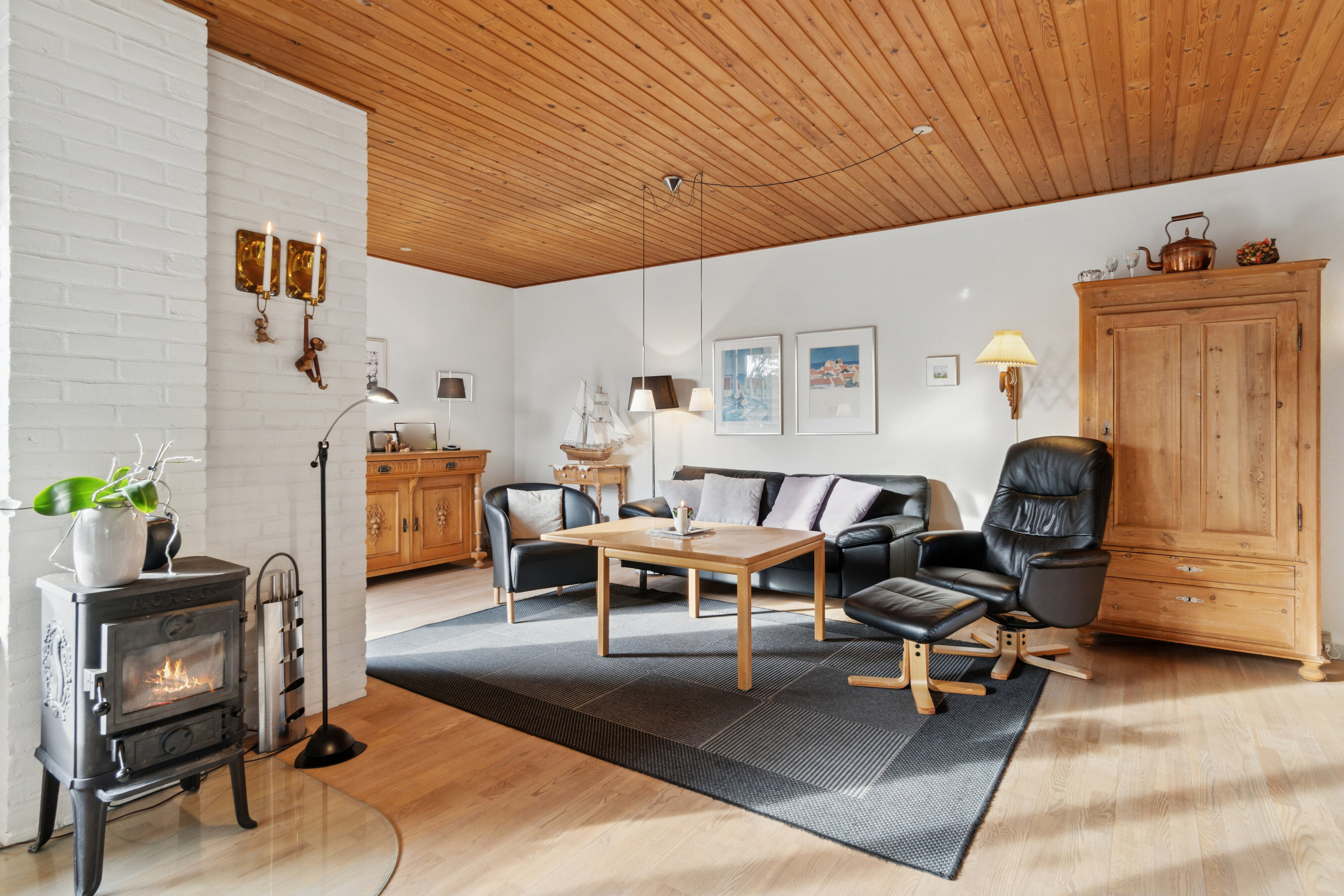 Fremhævet stue billede i fuldskærmstilstand. Billede af Lærkevej 17, 7441 Bording