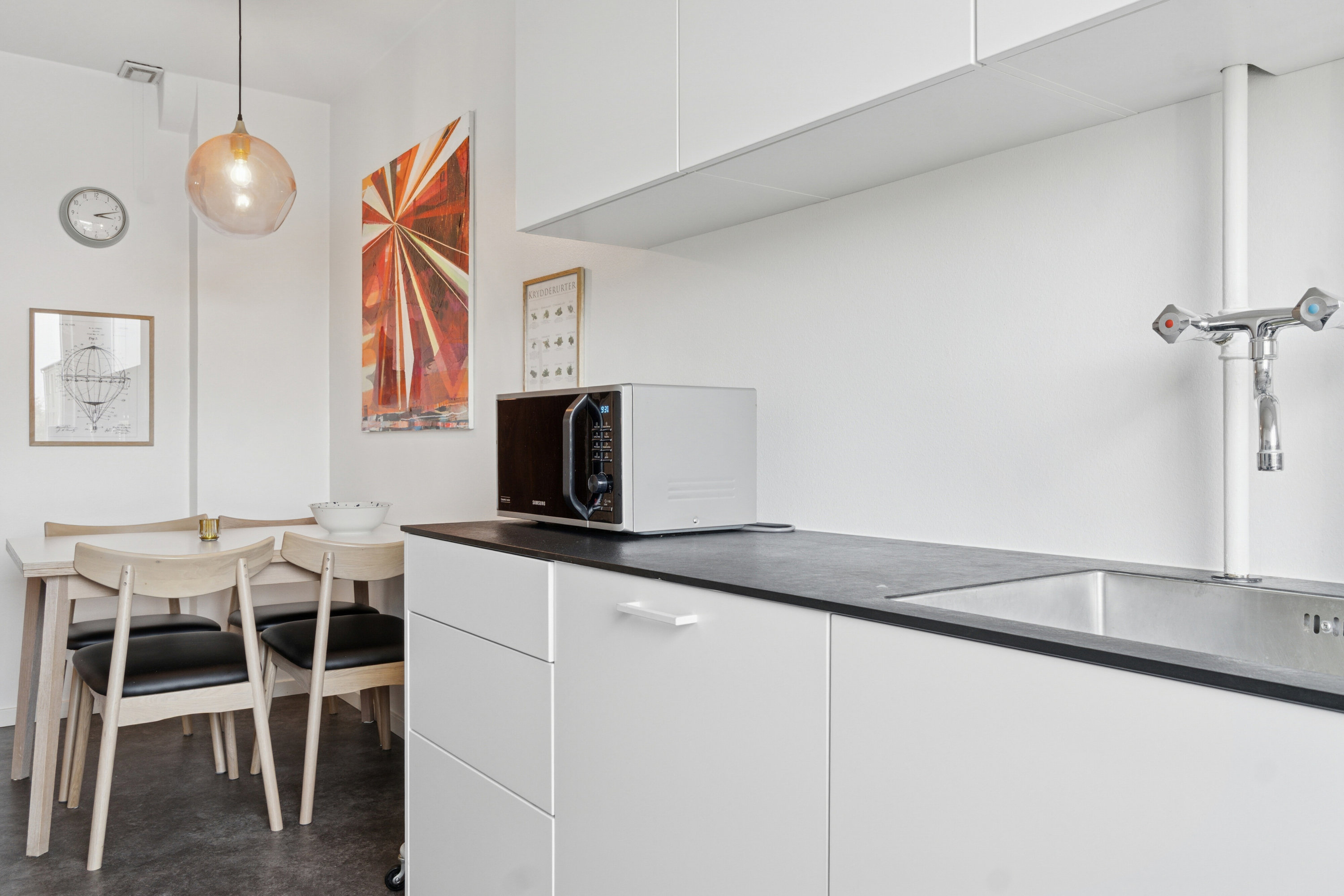 Fremhævet køkken billede i fuldskærmstilstand. Billede af Havnevej 34, 2. tv., 4000 Roskilde