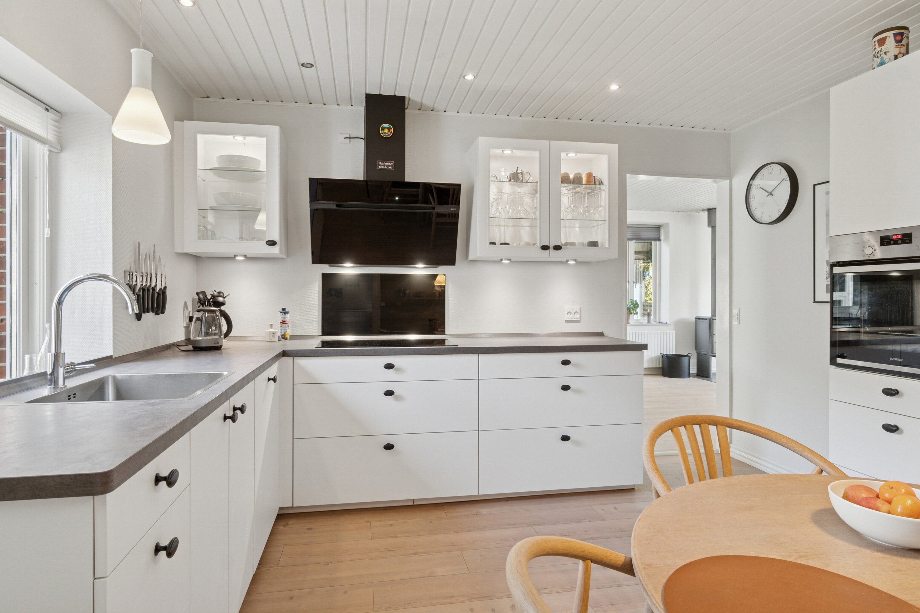 Fremhævet køkken billede i fuldskærmstilstand. Billede af Svinget 3, 4654 Faxe Ladeplads