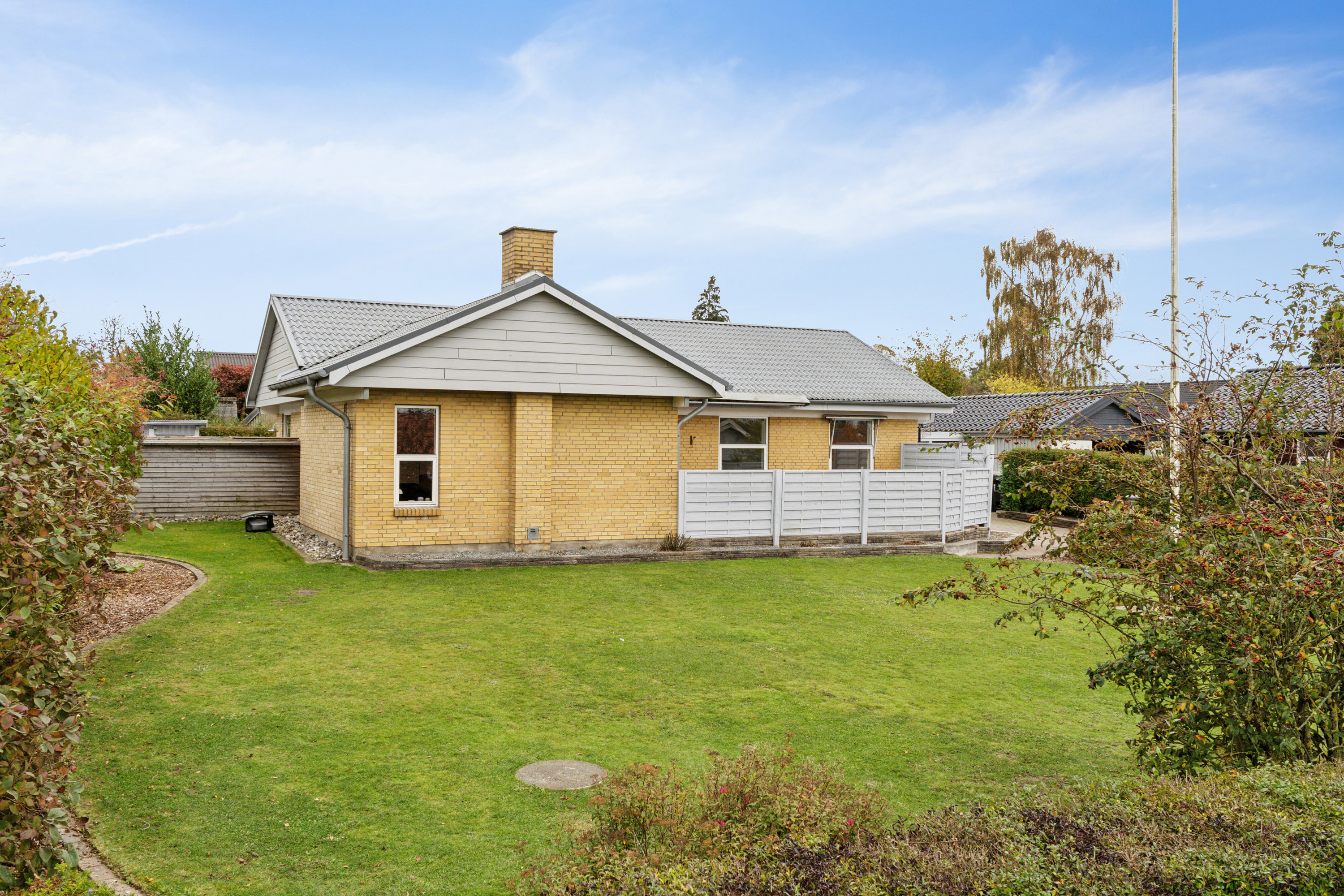 Fremhævet set fra haven billede i fuldskærmstilstand. Billede af Centrumsgaden 43, Bov, 6330 Padborg