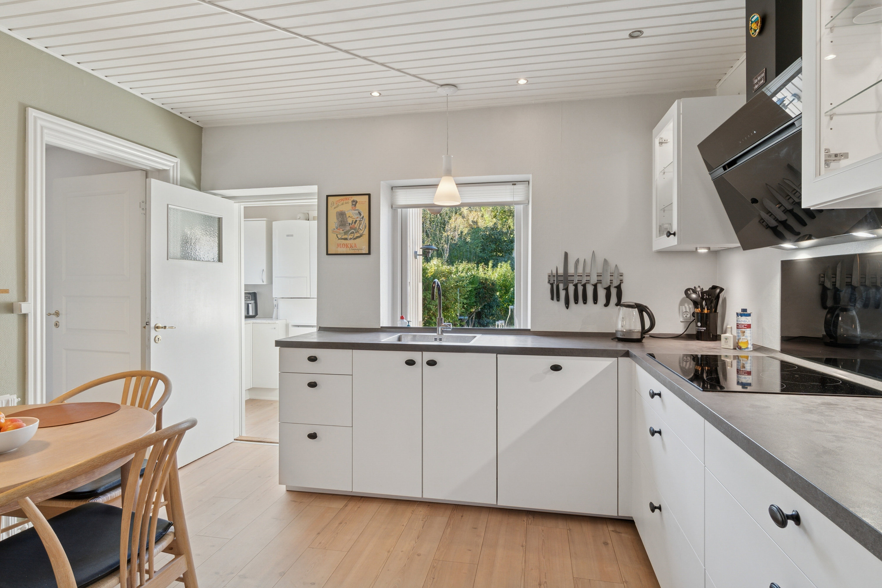 Fremhævet køkken billede i fuldskærmstilstand. Billede af Svinget 3, 4654 Faxe Ladeplads