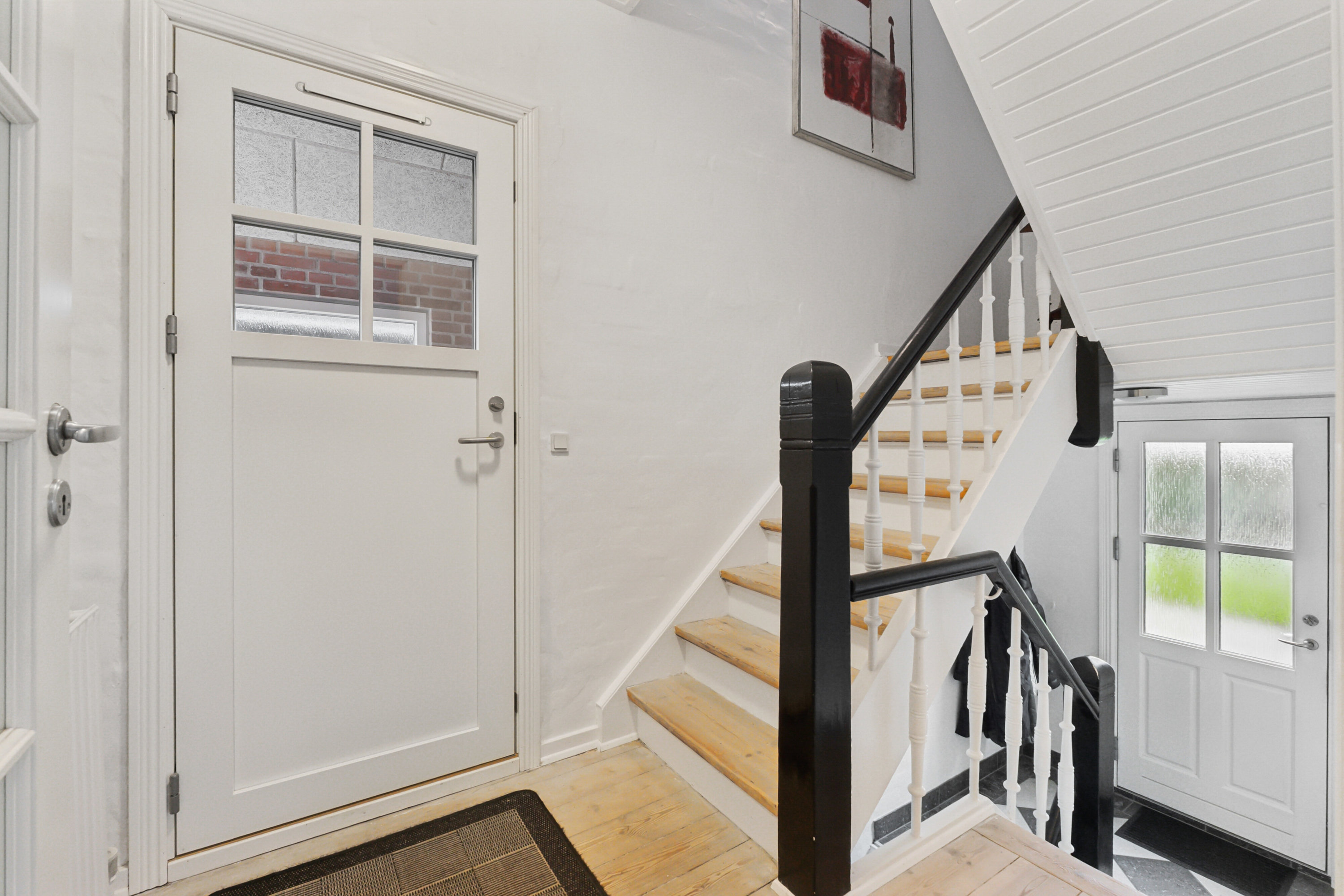 Fremhævet trappe billede i fuldskærmstilstand. Billede af Jernbane Allé 8, Dalum, 5250 Odense SV