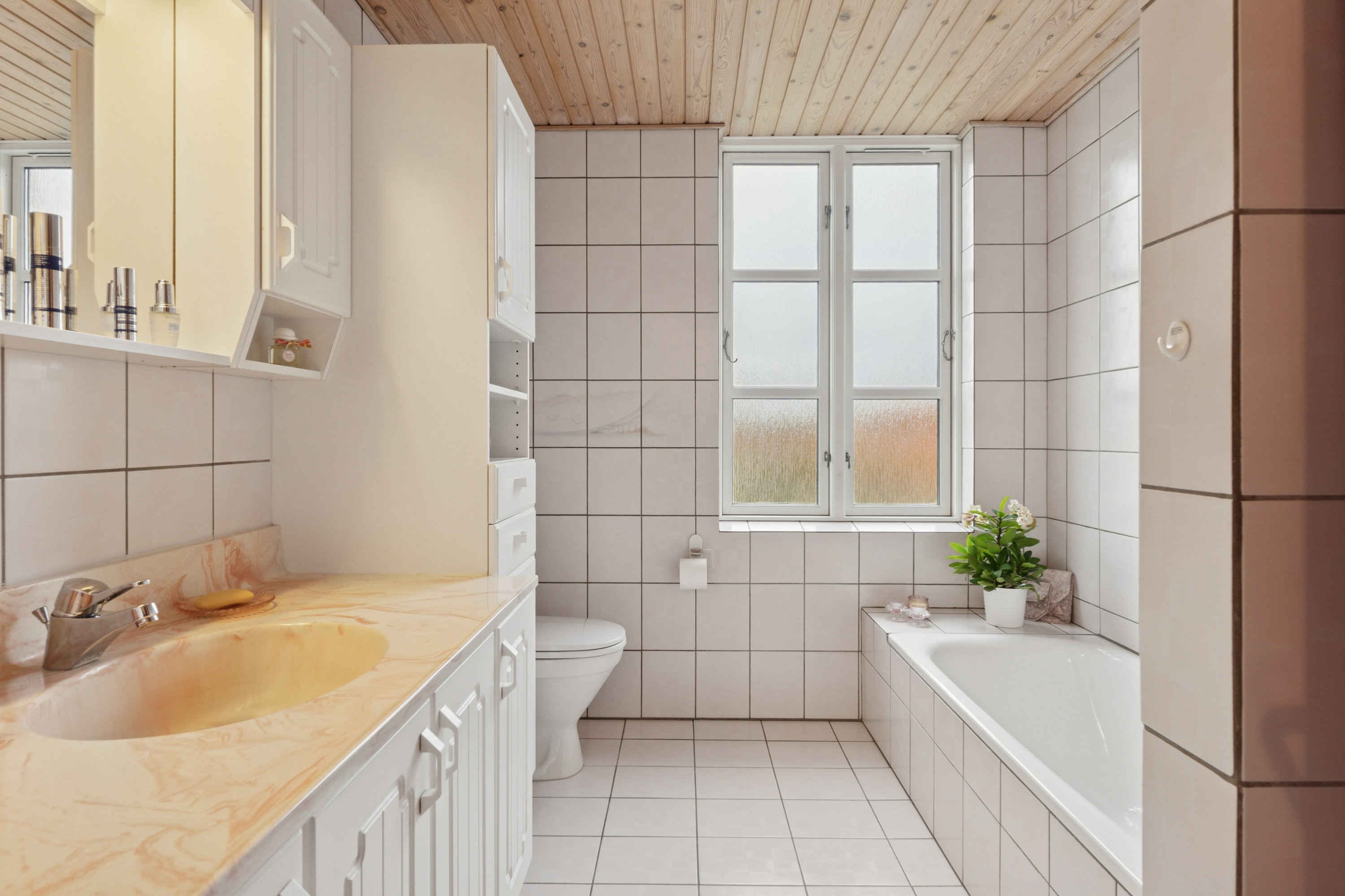 Fremhævet badeværelse billede i fuldskærmstilstand. Billede af Jernbane Allé 8, Dalum, 5250 Odense SV