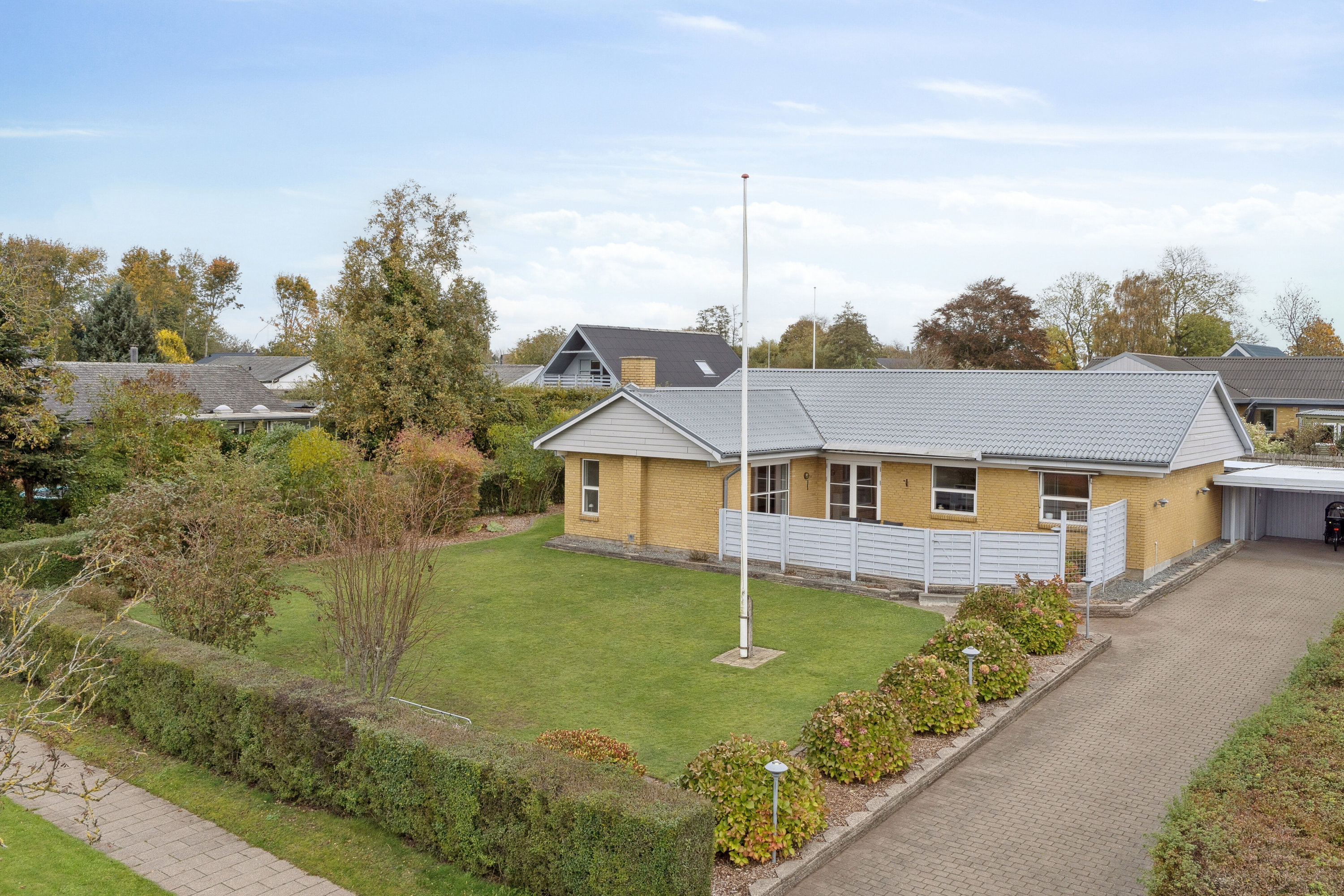 Fremhævet set fra vejen billede i fuldskærmstilstand. Billede af Centrumsgaden 43, Bov, 6330 Padborg