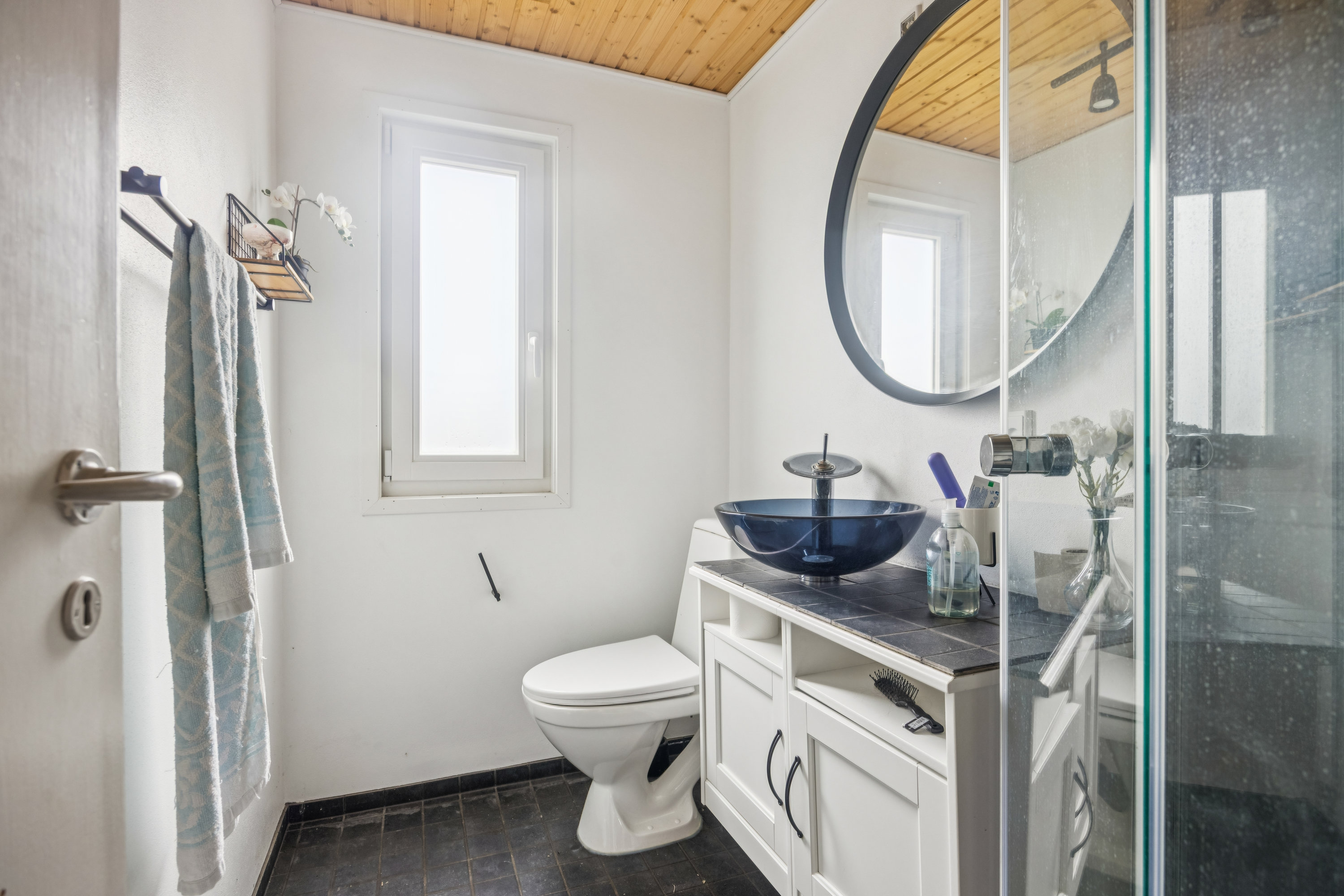 Fremhævet badeværelse billede i fuldskærmstilstand. Billede af Jagtvej 3, 9370 Hals