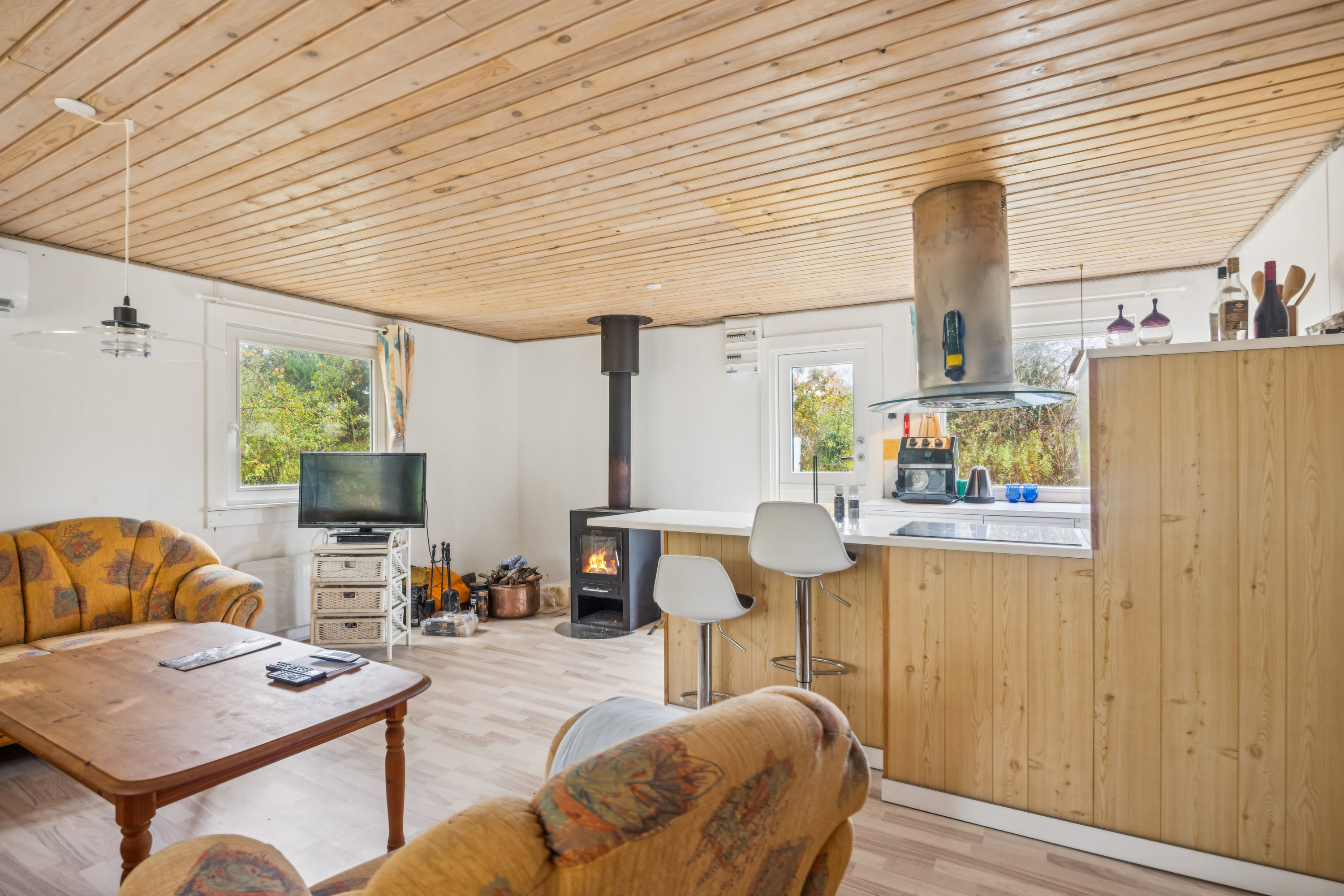 Fremhævet stue billede i fuldskærmstilstand. Billede af Jagtvej 3, 9370 Hals