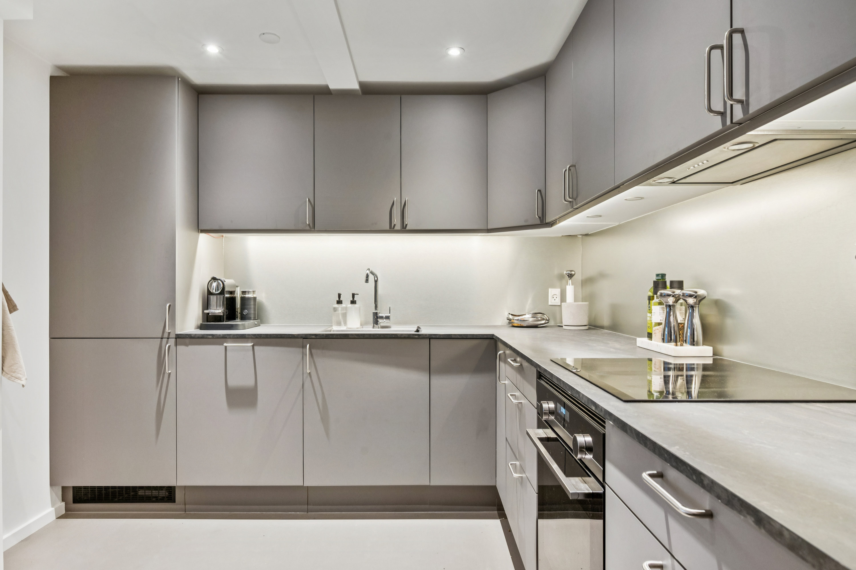 Fremhævet køkken billede i fuldskærmstilstand. Billede af Sølystgade 10, kld.., 8000 Aarhus C