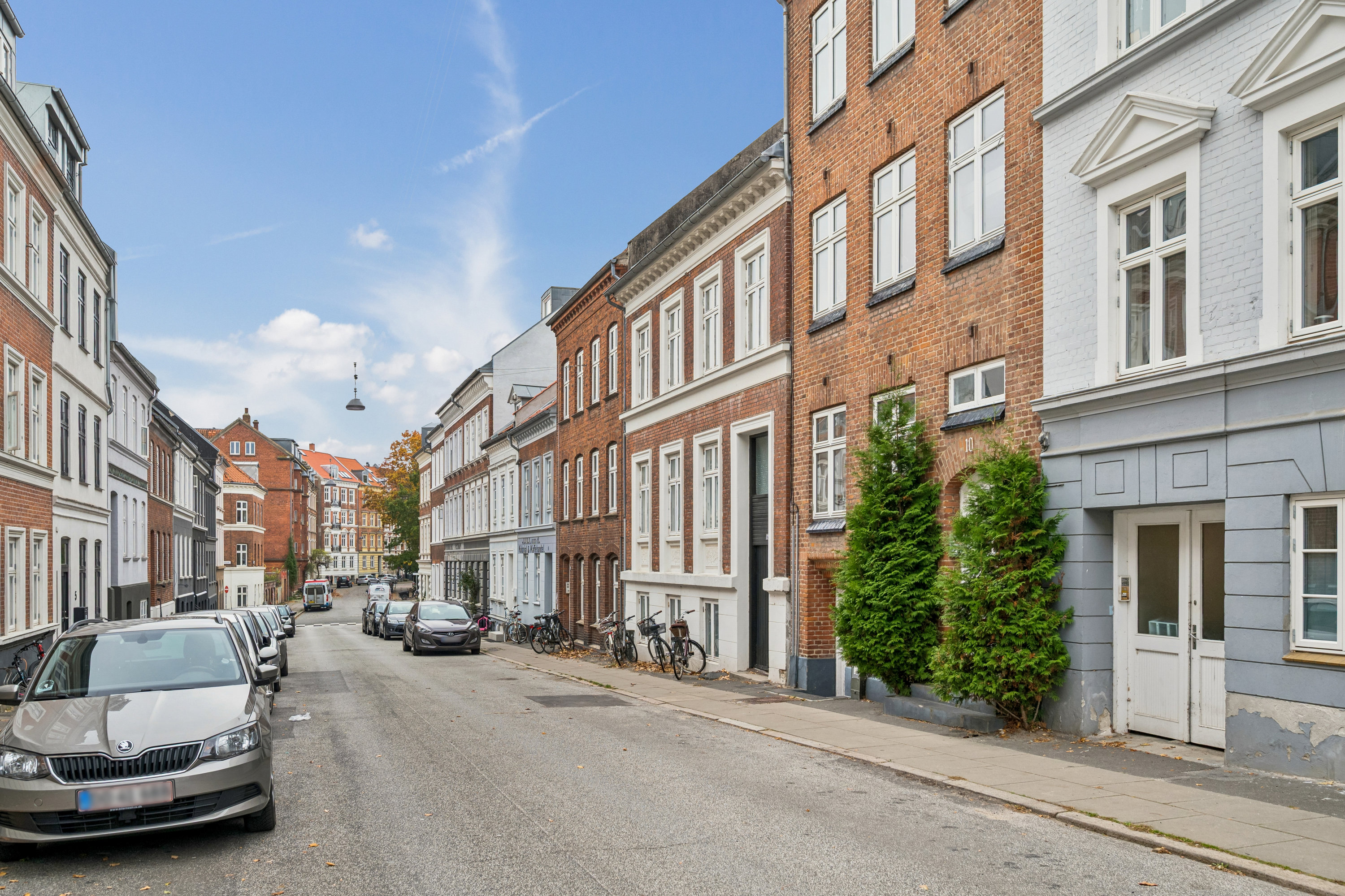 Fremhævet andet billede i fuldskærmstilstand. Billede af Sølystgade 10, kld.., 8000 Aarhus C