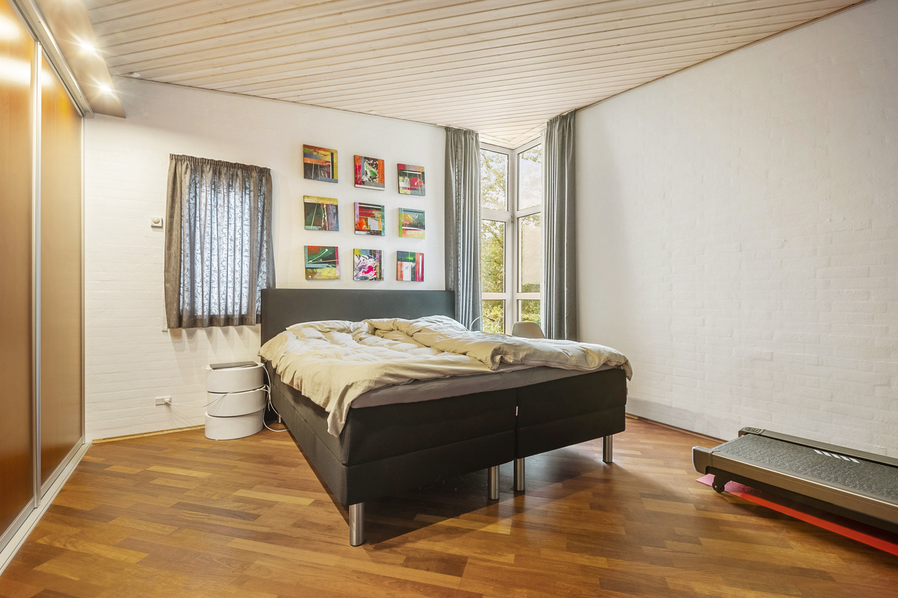 Fremhævet soveværelse billede i fuldskærmstilstand. Billede af Sletten 83, 6800 Varde