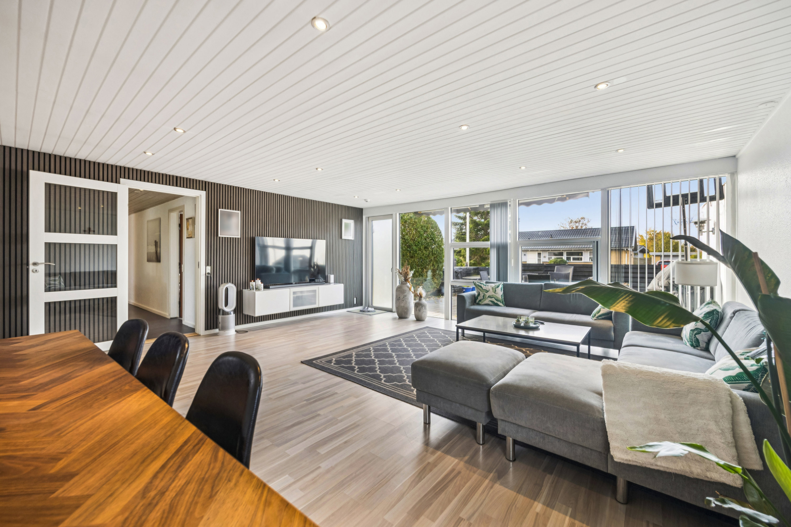 Fremhævet stue billede i fuldskærmstilstand. Billede af Blommevej 12, 9310 Vodskov