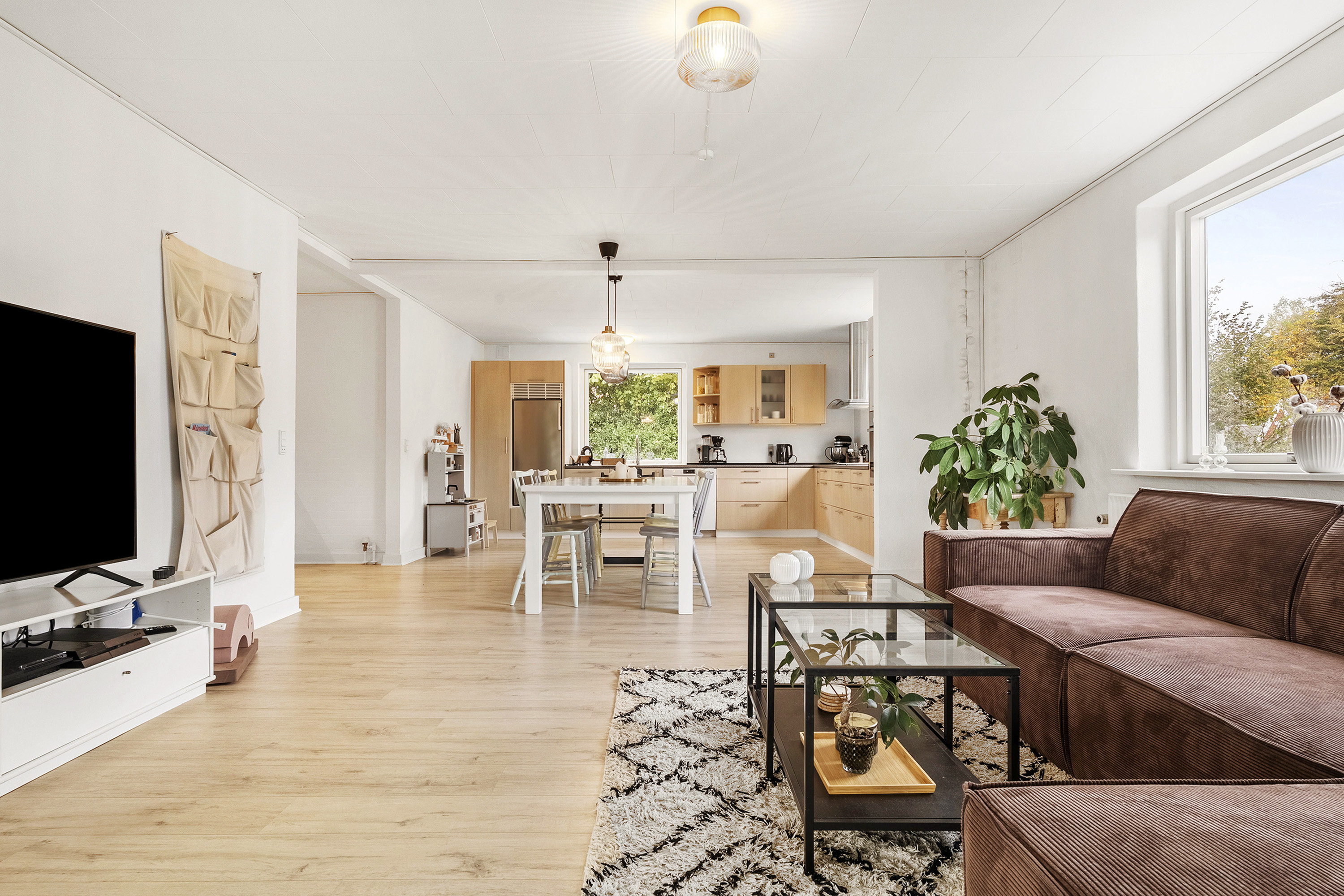 Fremhævet stue billede i fuldskærmstilstand. Billede af Nørreskovvej 15, Genner, 6230 Rødekro