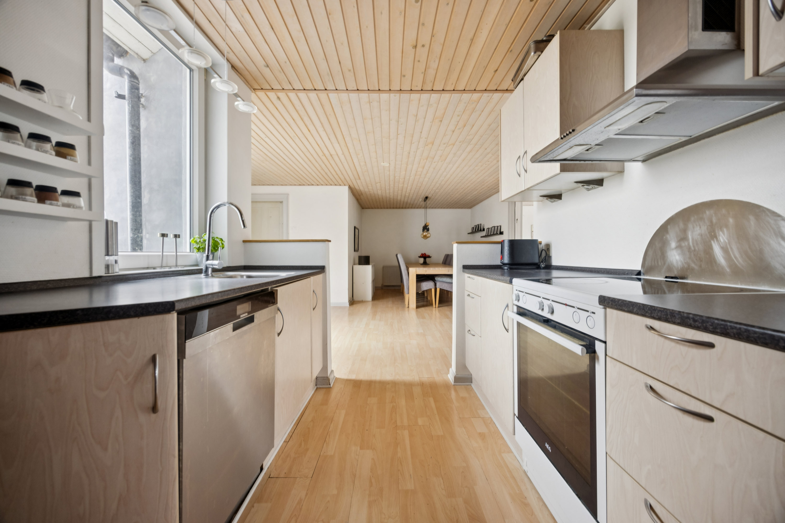 Fremhævet køkken billede i fuldskærmstilstand. Billede af Skovvej 17, 9500 Hobro