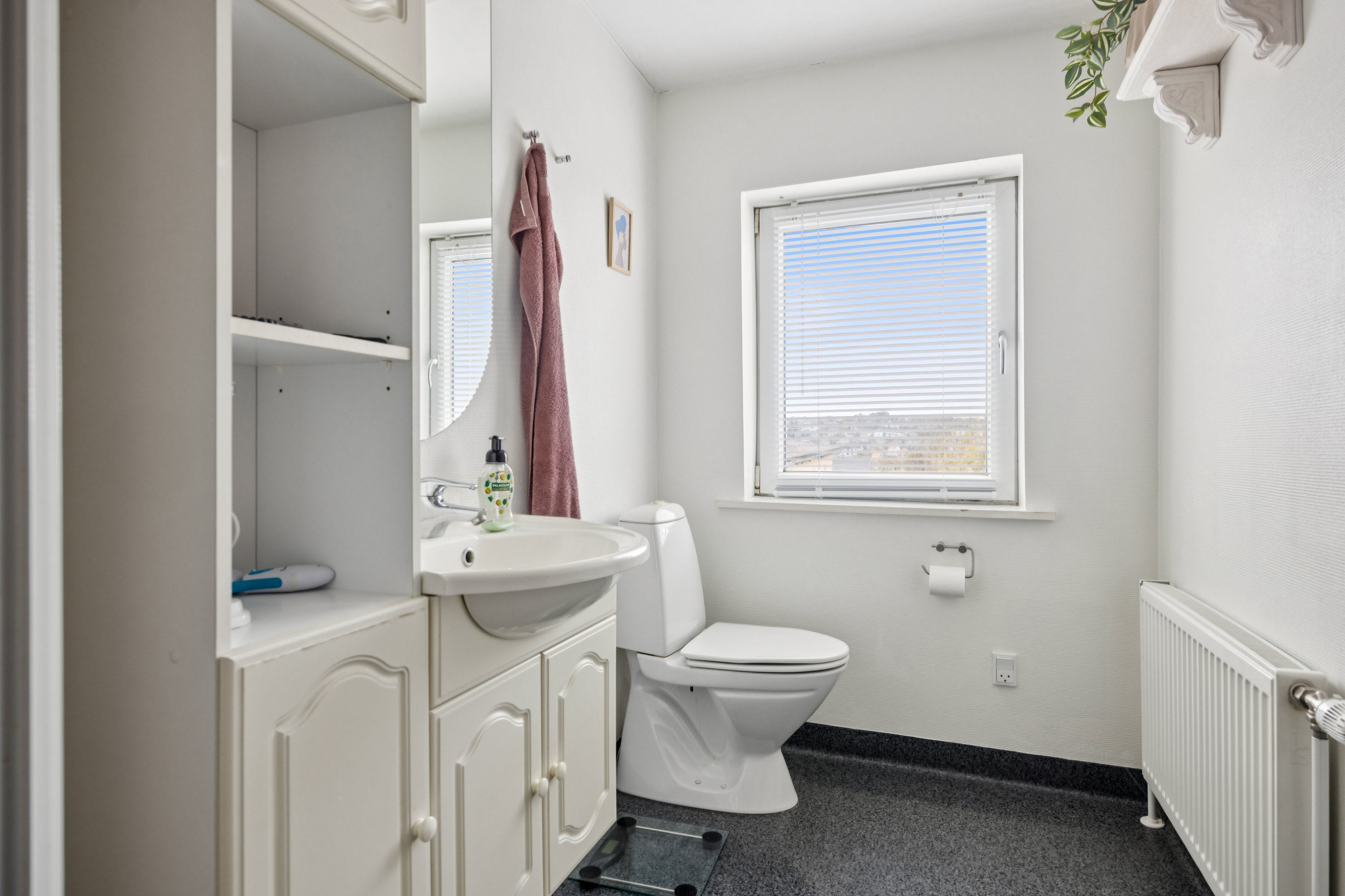 Fremhævet badeværelse billede i fuldskærmstilstand. Billede af Skovvej 17, 9500 Hobro