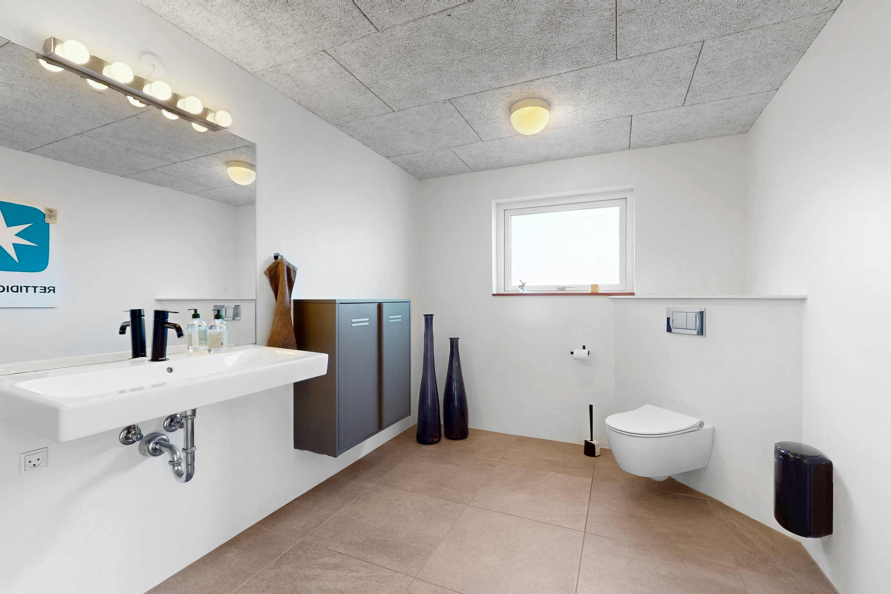 Fremhævet badeværelse billede i fuldskærmstilstand. Billede af Snevrevej 16, Højrup,Horne, 9850 Hirtshals