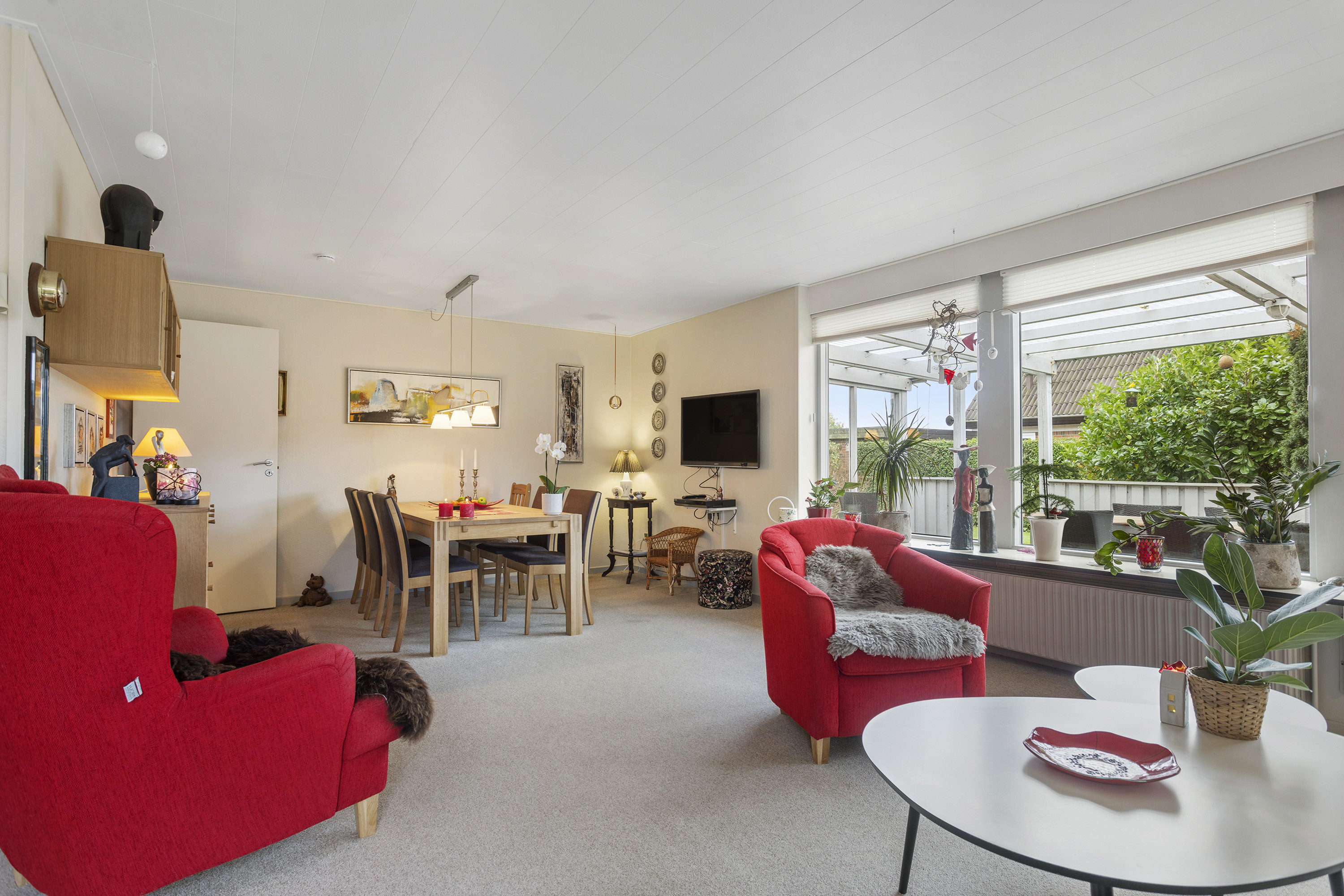 Fremhævet stue billede i fuldskærmstilstand. Billede af Peder Munks Vej 68, 9300 Sæby