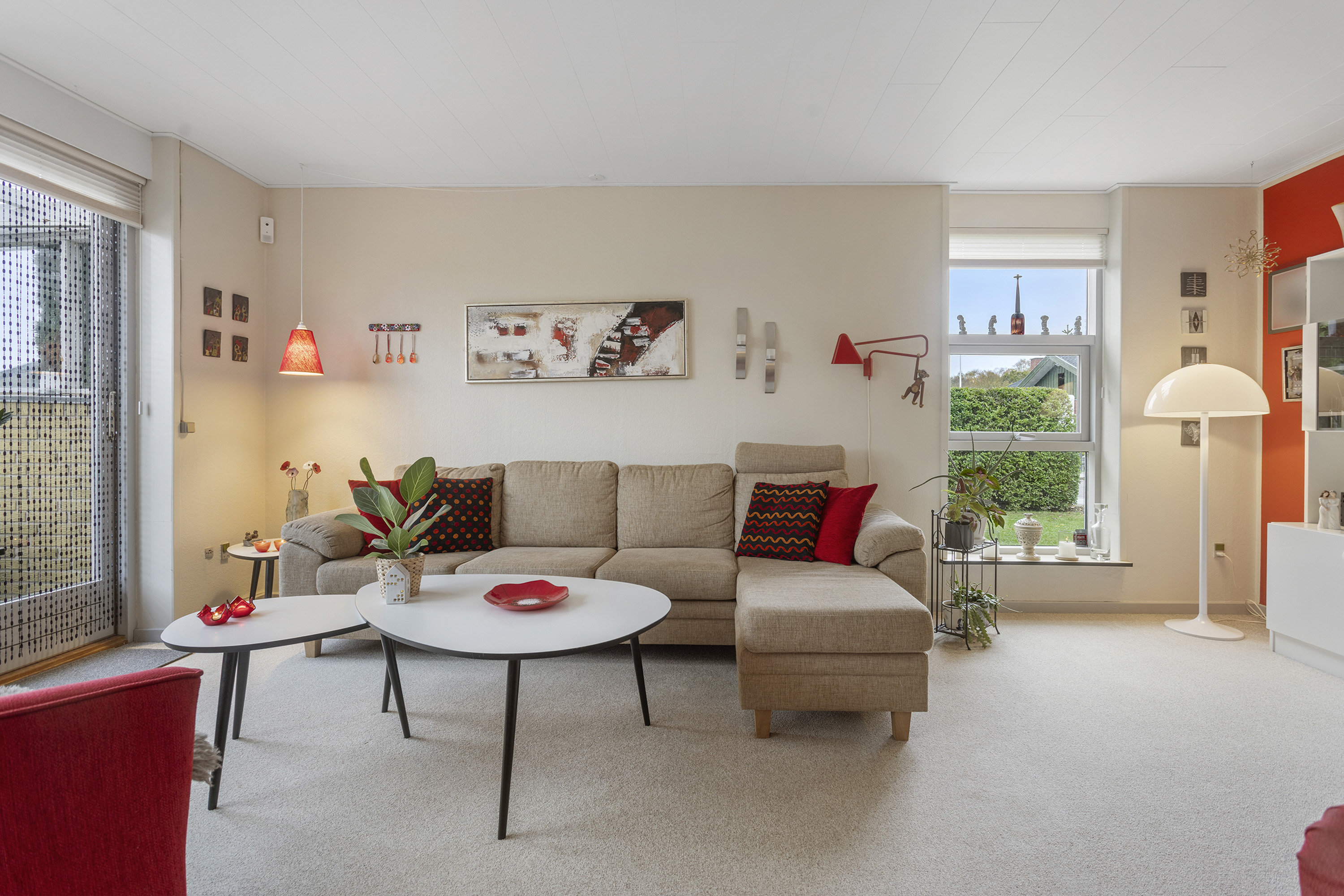 Fremhævet stue billede i fuldskærmstilstand. Billede af Peder Munks Vej 68, 9300 Sæby