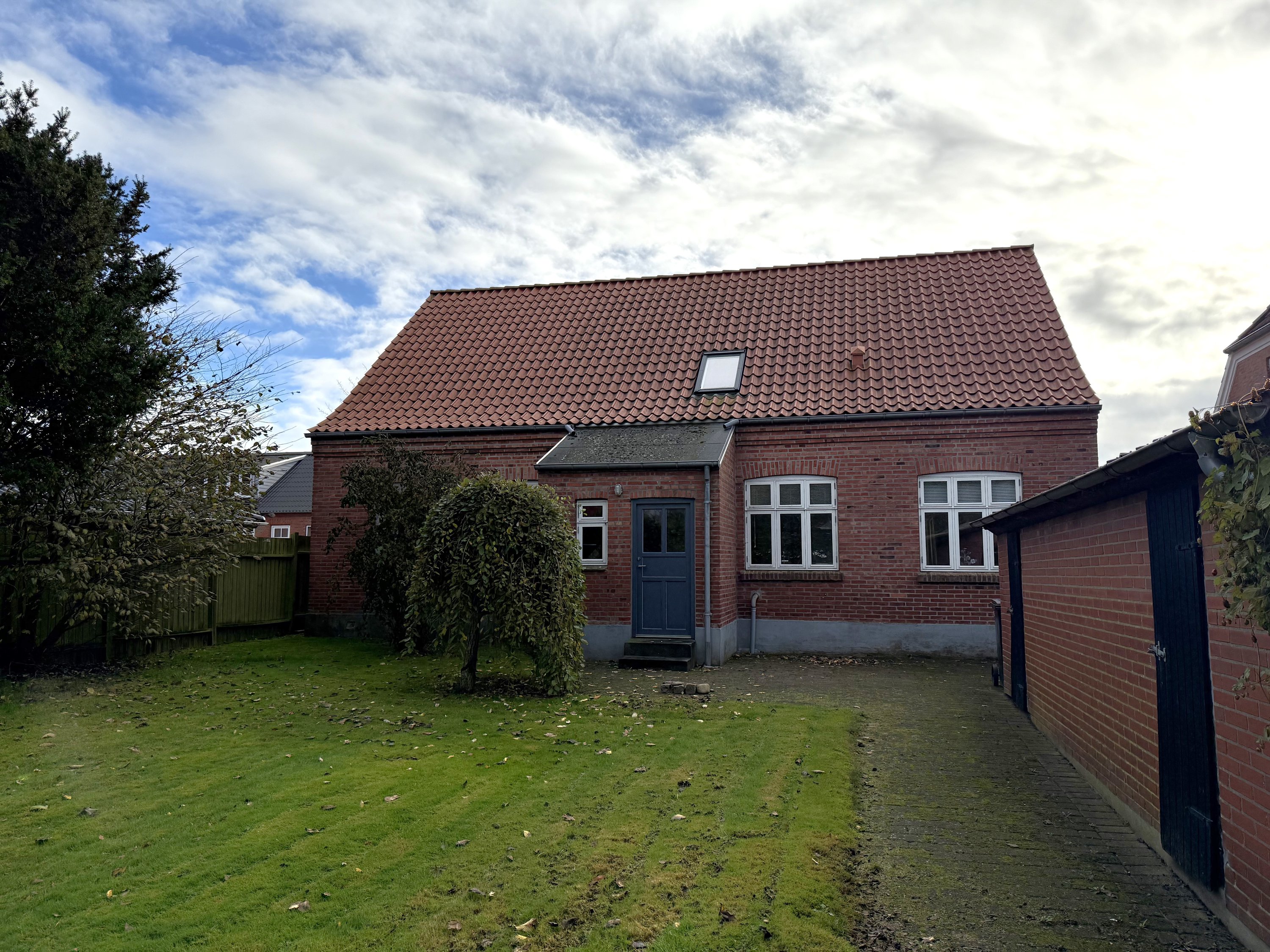 Fremhævet  billede i fuldskærmstilstand. Billede af Hovedgaden 27, 6980 Tim