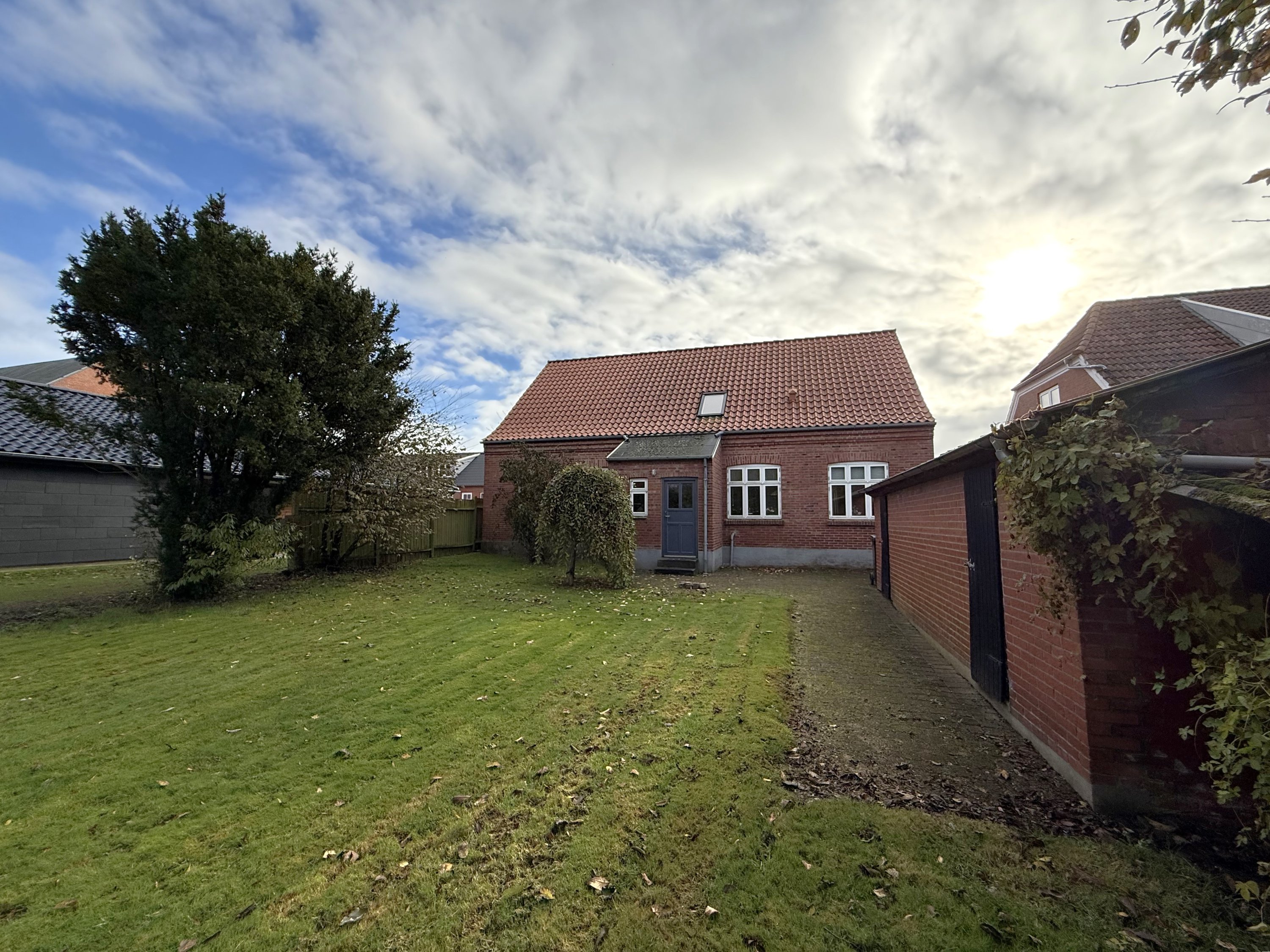 Fremhævet  billede i fuldskærmstilstand. Billede af Hovedgaden 27, 6980 Tim