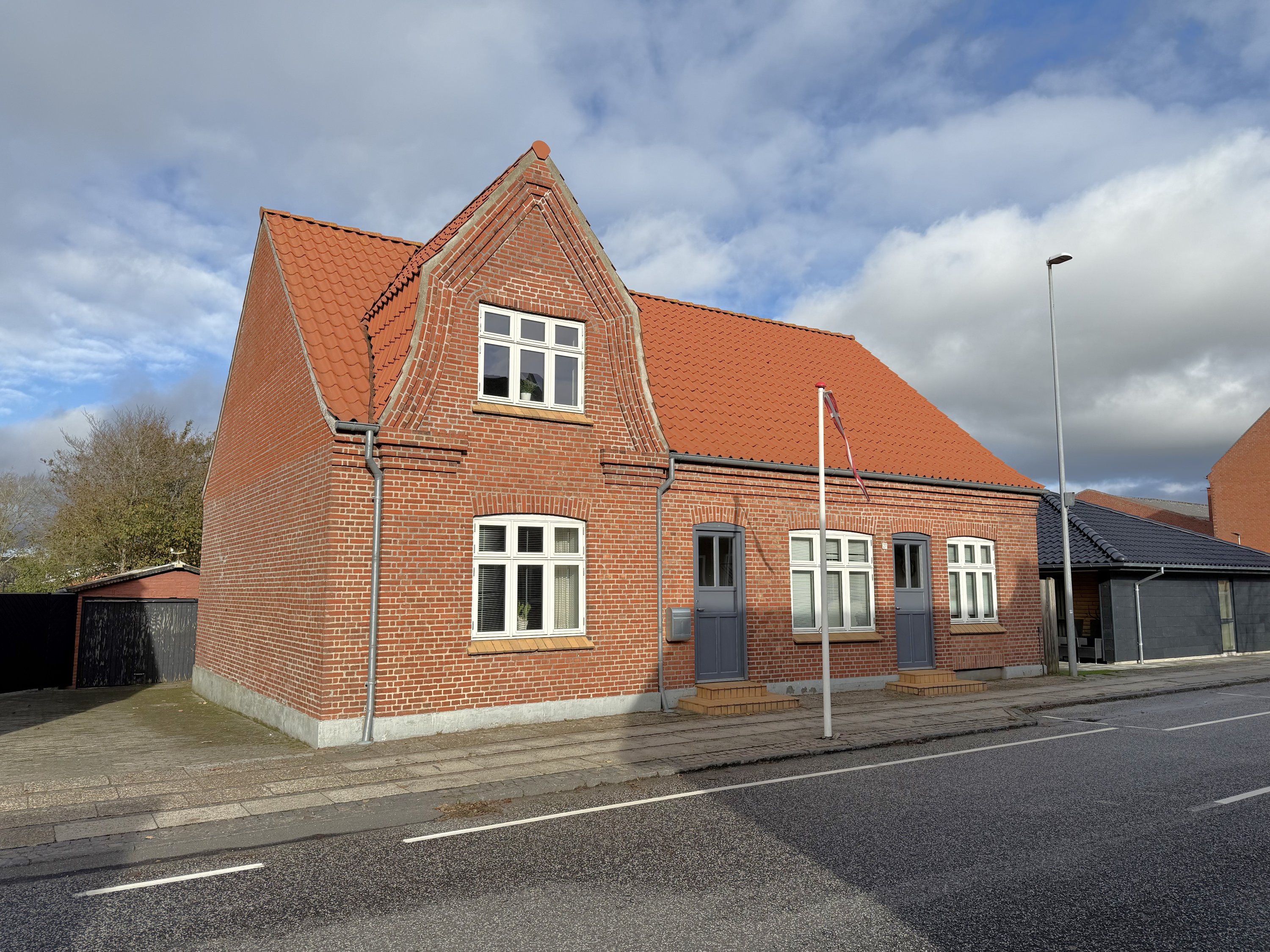 Miniaturebillede 1: . Billede af Hovedgaden 27, 6980 Tim