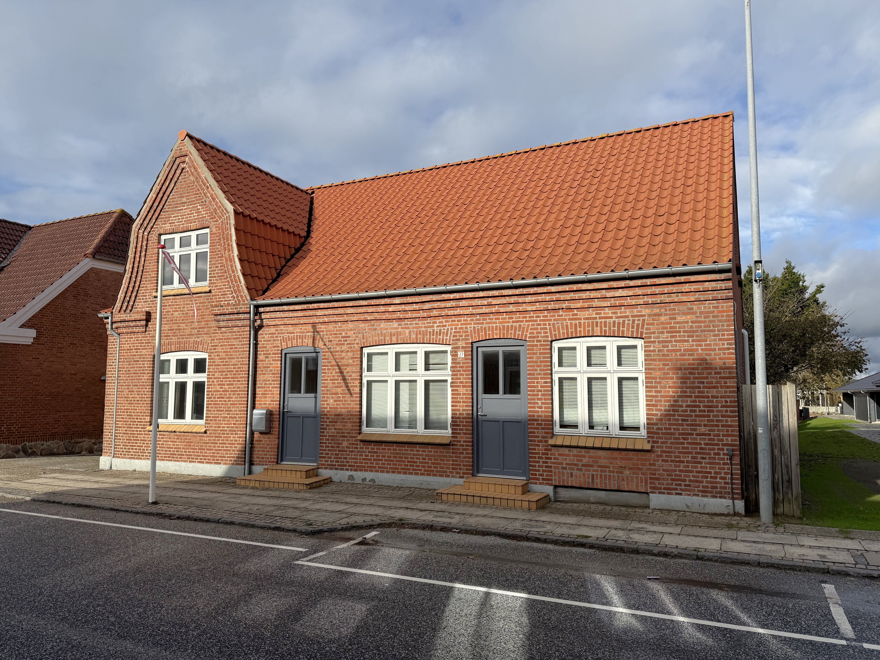 Fremhævet  billede i fuldskærmstilstand. Billede af Hovedgaden 27, 6980 Tim