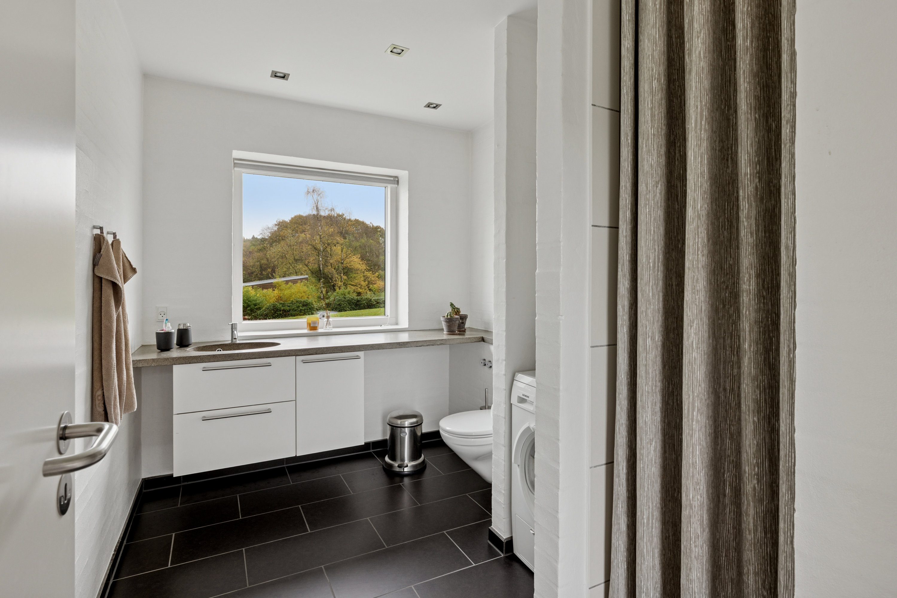 Fremhævet badeværelse billede i fuldskærmstilstand. Billede af Fallevej 29, 8800 Viborg