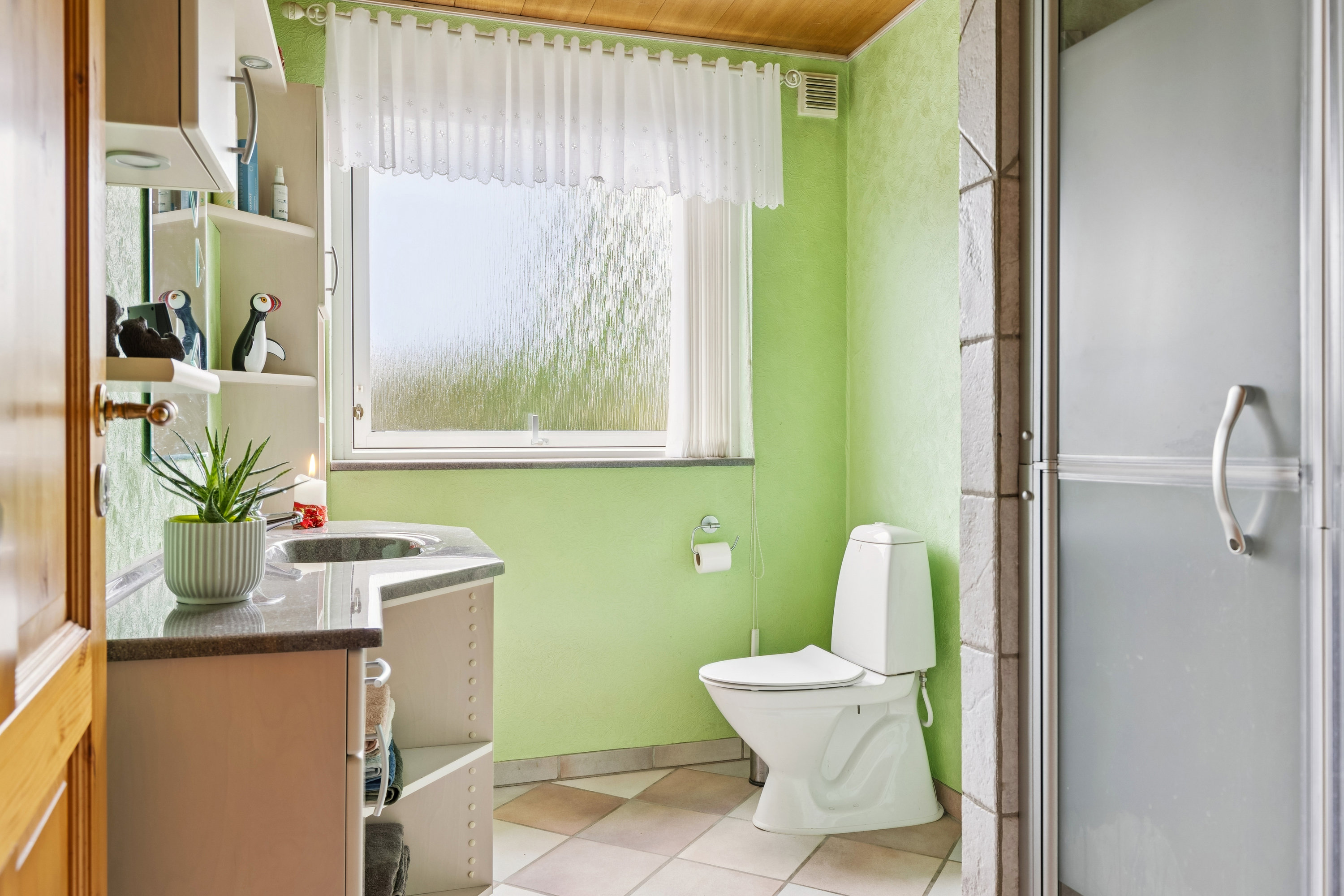 Fremhævet badeværelse billede i fuldskærmstilstand. Billede af Elmegården 124, 4450 Jyderup