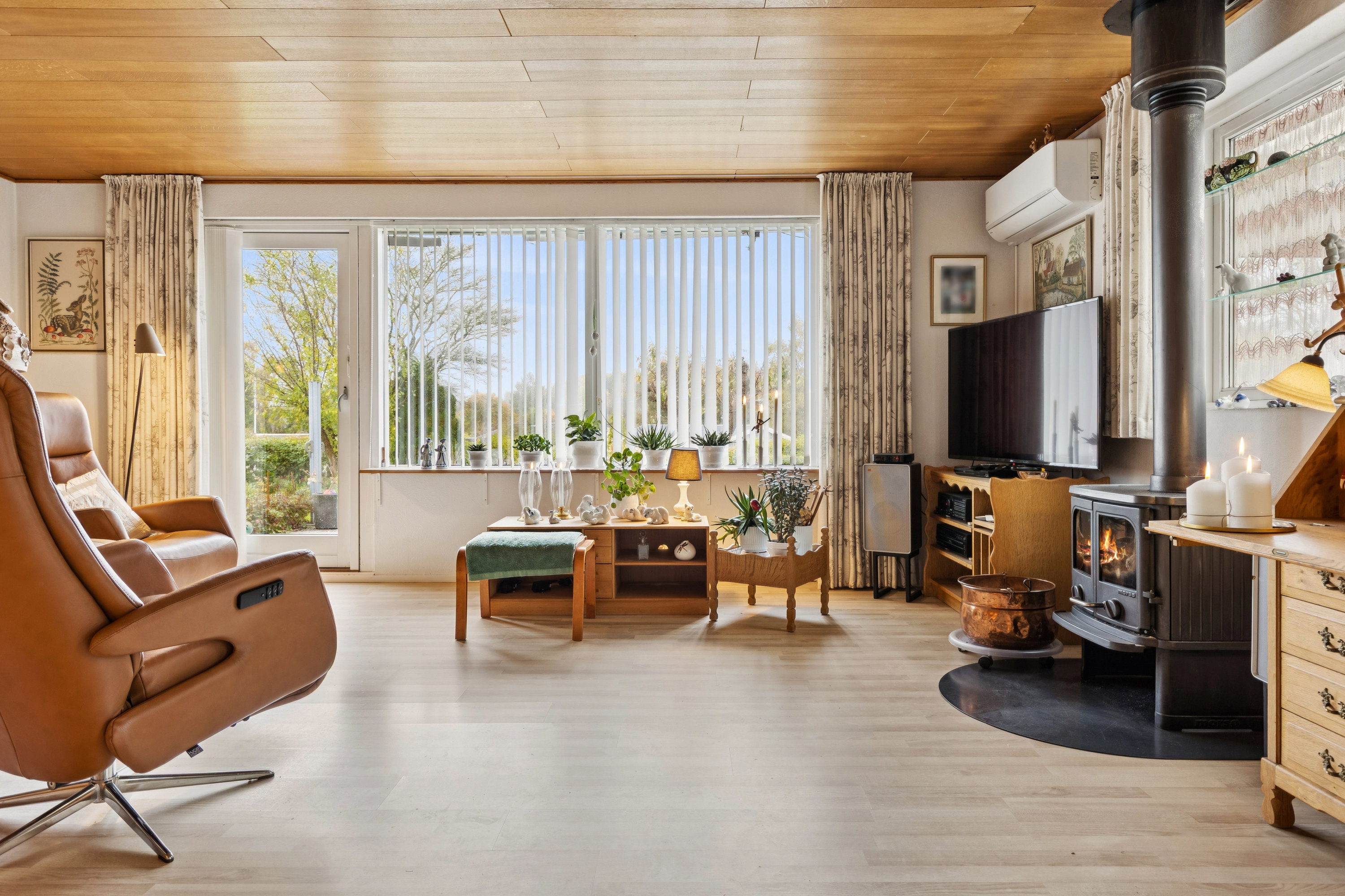 Fremhævet stue billede i fuldskærmstilstand. Billede af Elmegården 124, 4450 Jyderup