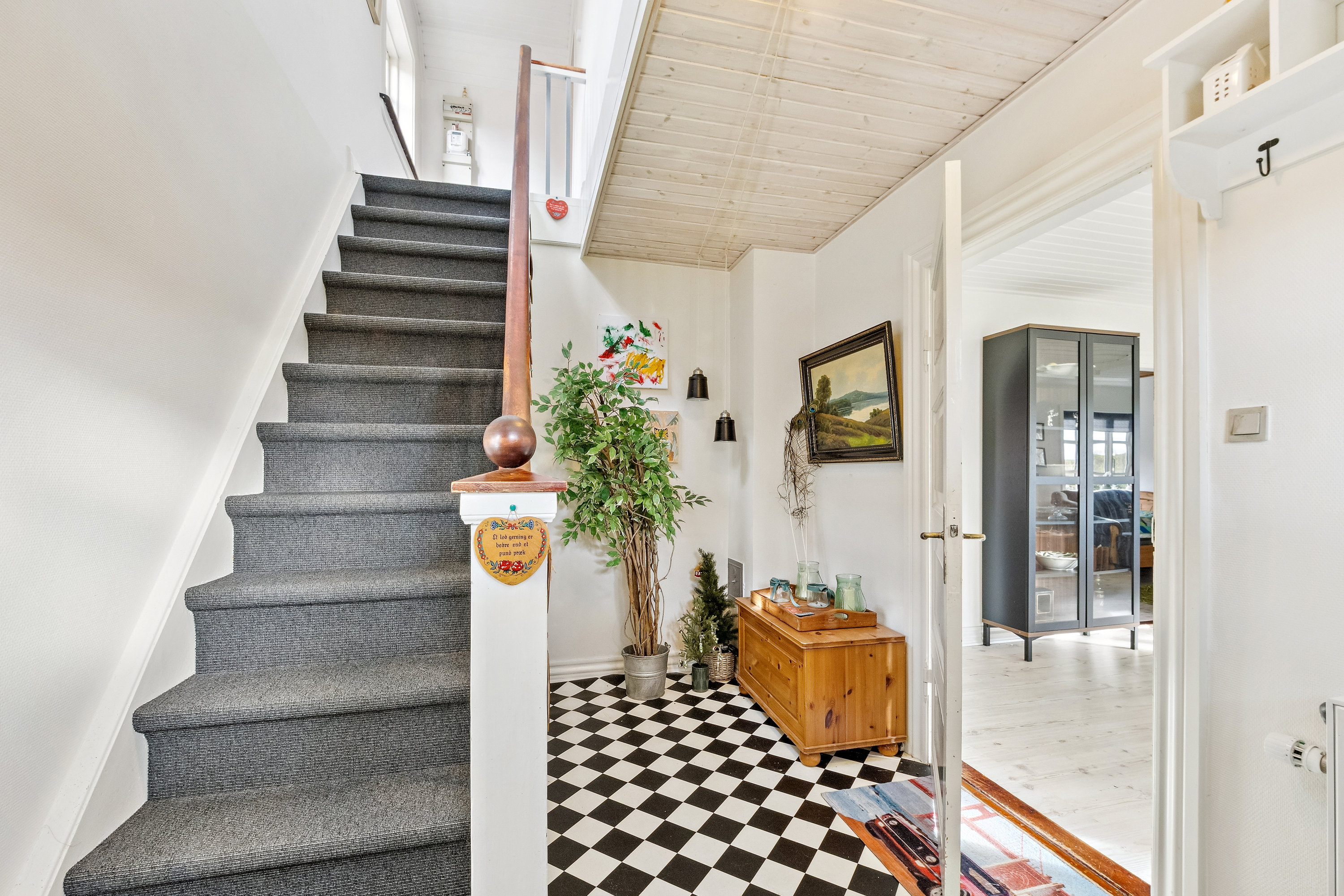 Fremhævet trappe billede i fuldskærmstilstand. Billede af Glyngørevej 4, Øster Dølby, 7800 Skive