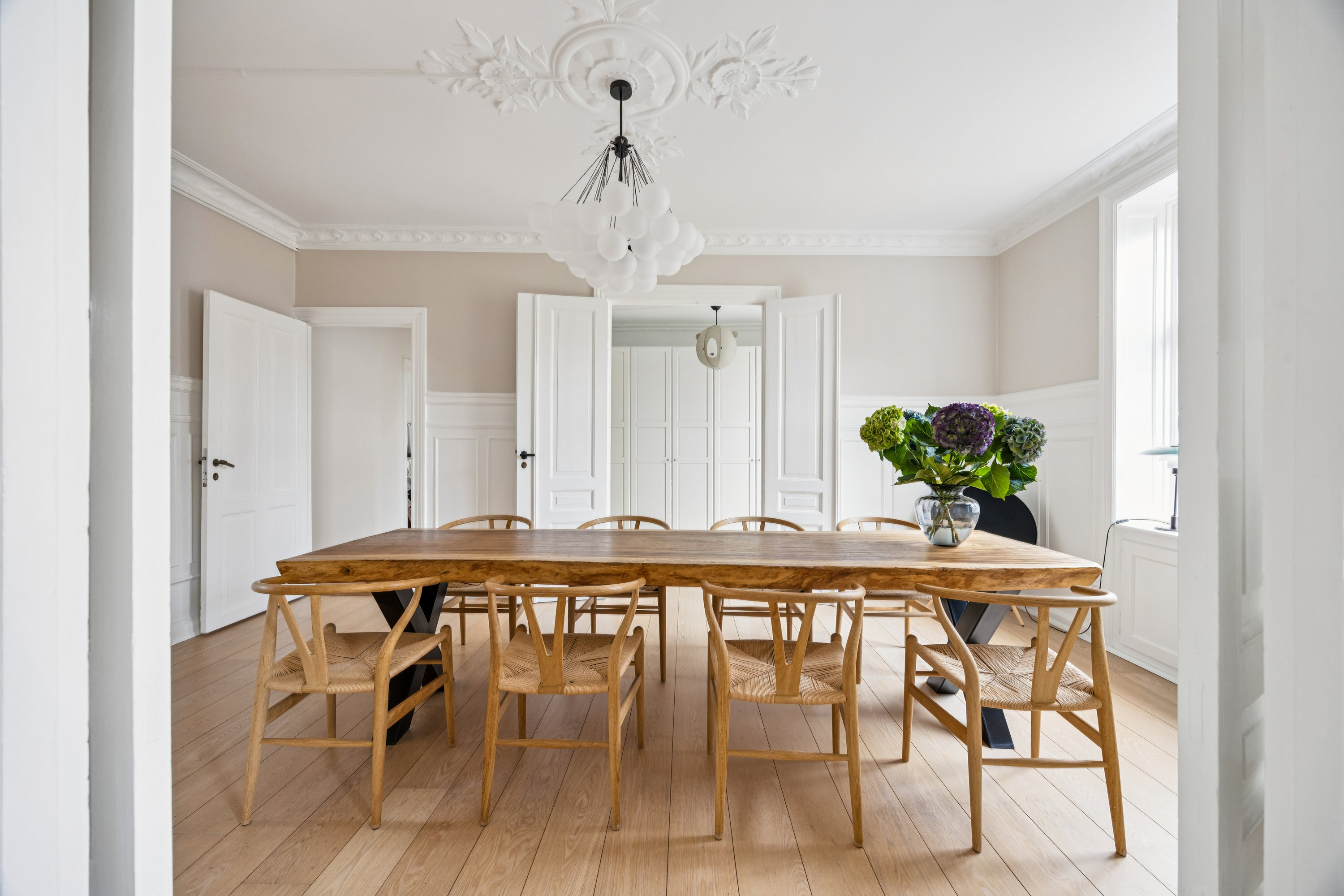 Fremhævet stue billede i fuldskærmstilstand. Billede af Hostrupsvej 13, 2. tv., 1950 Frederiksberg C