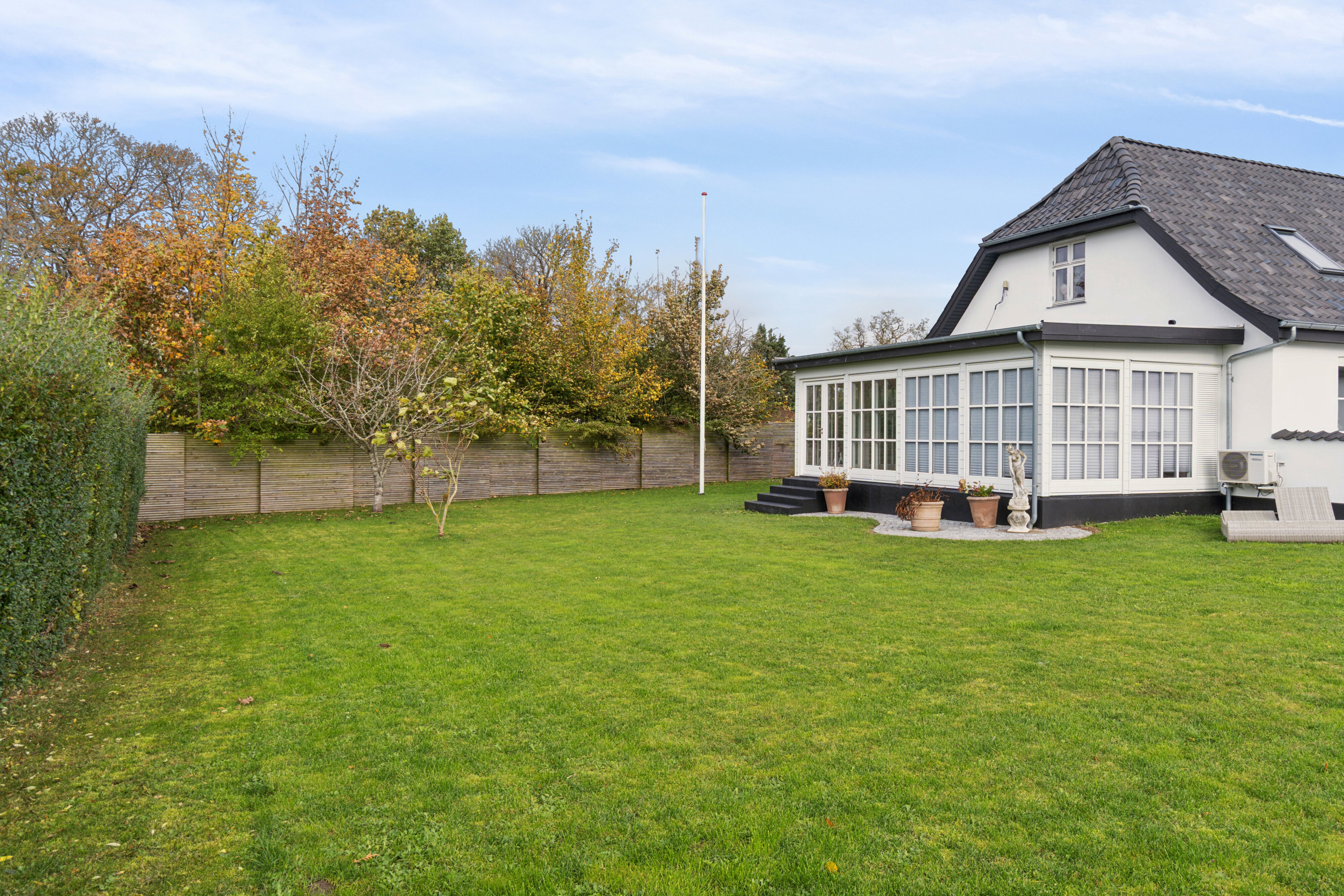 Fremhævet set fra haven billede i fuldskærmstilstand. Billede af Slagelse Landevej 120, 4241 Vemmelev