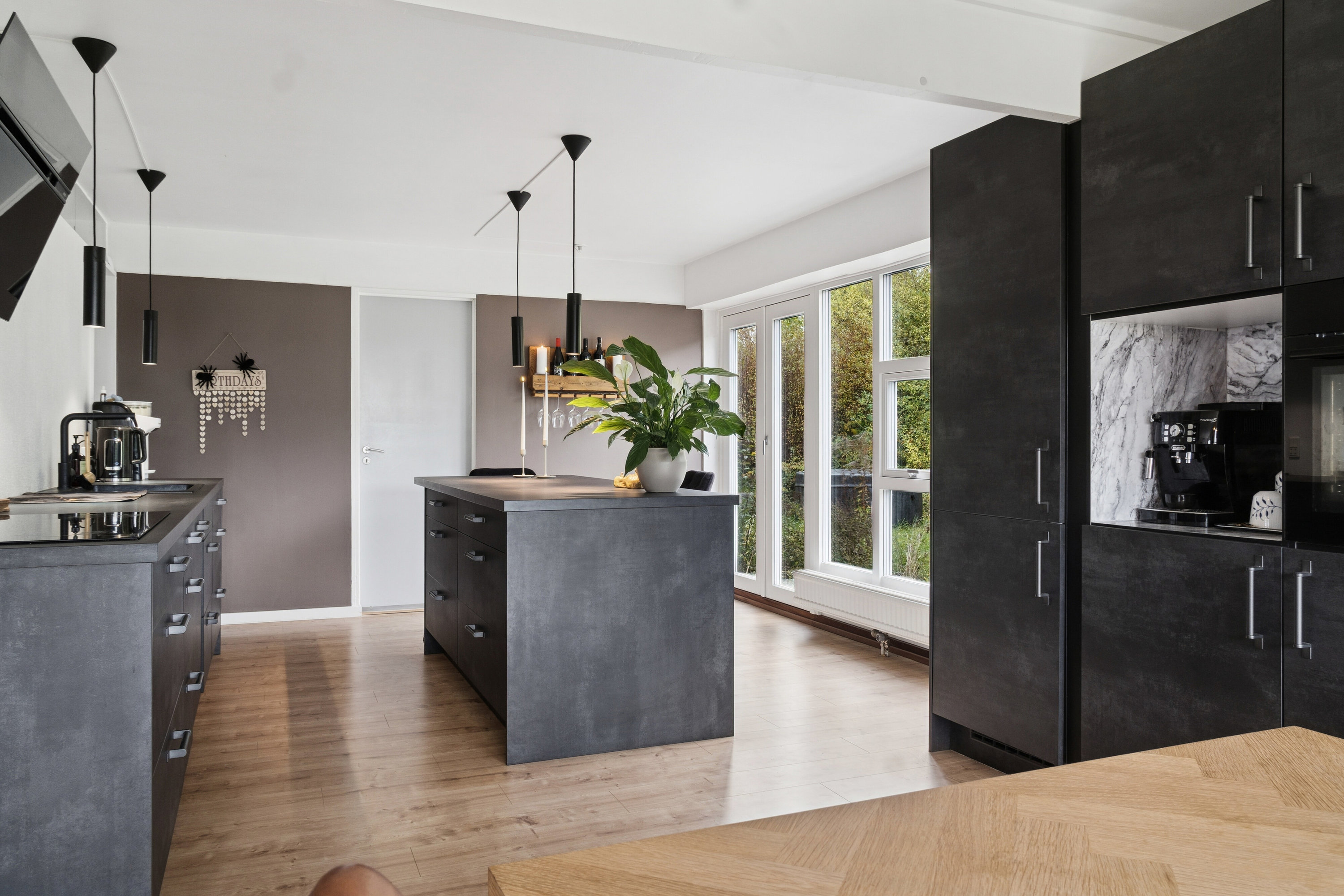 Fremhævet køkken billede i fuldskærmstilstand. Billede af Liljevej 45, Vester Såby, 4330 Hvalsø