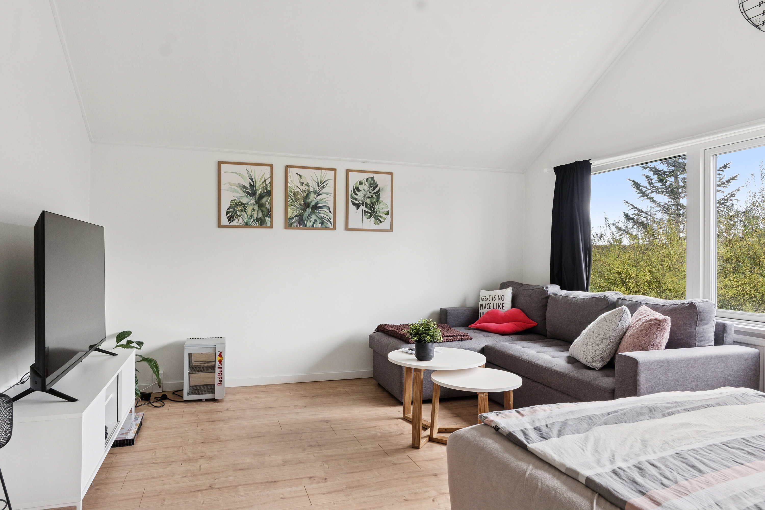 Fremhævet stue billede i fuldskærmstilstand. Billede af Liljevej 45, Vester Såby, 4330 Hvalsø