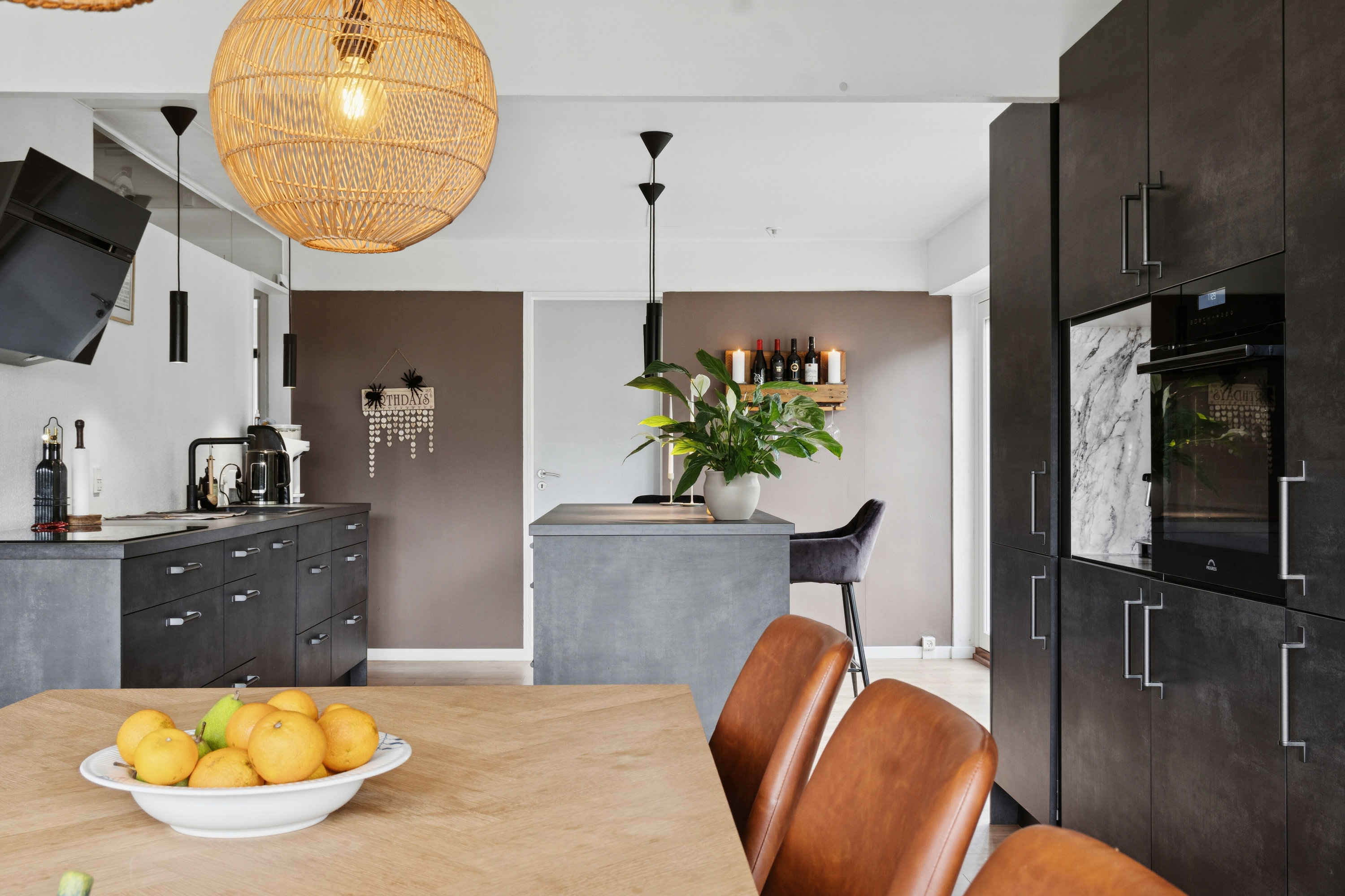 Fremhævet spisestue billede i fuldskærmstilstand. Billede af Liljevej 45, Vester Såby, 4330 Hvalsø