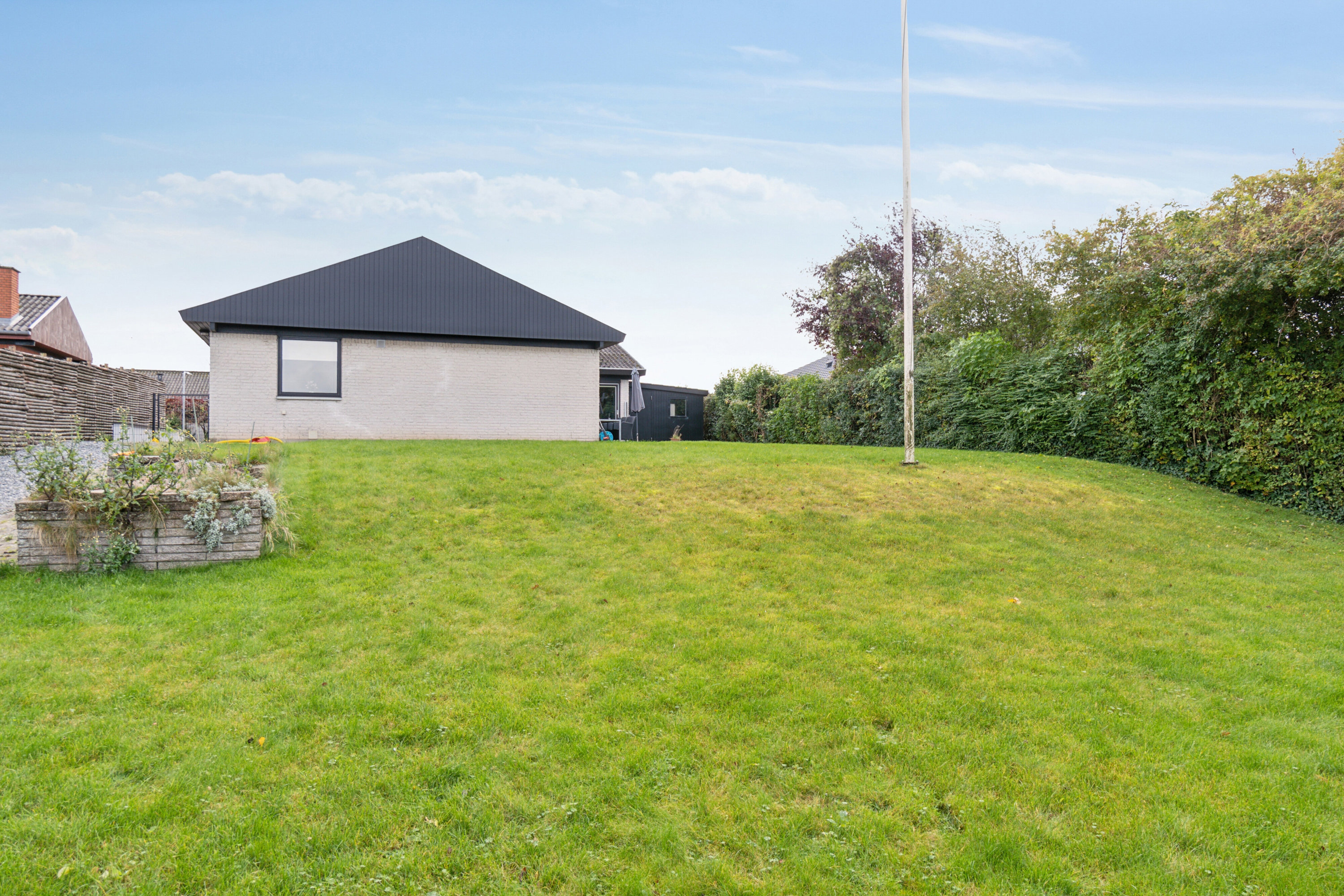 Fremhævet udendørs billede i fuldskærmstilstand. Billede af Ægirsvej 11, 4200 Slagelse