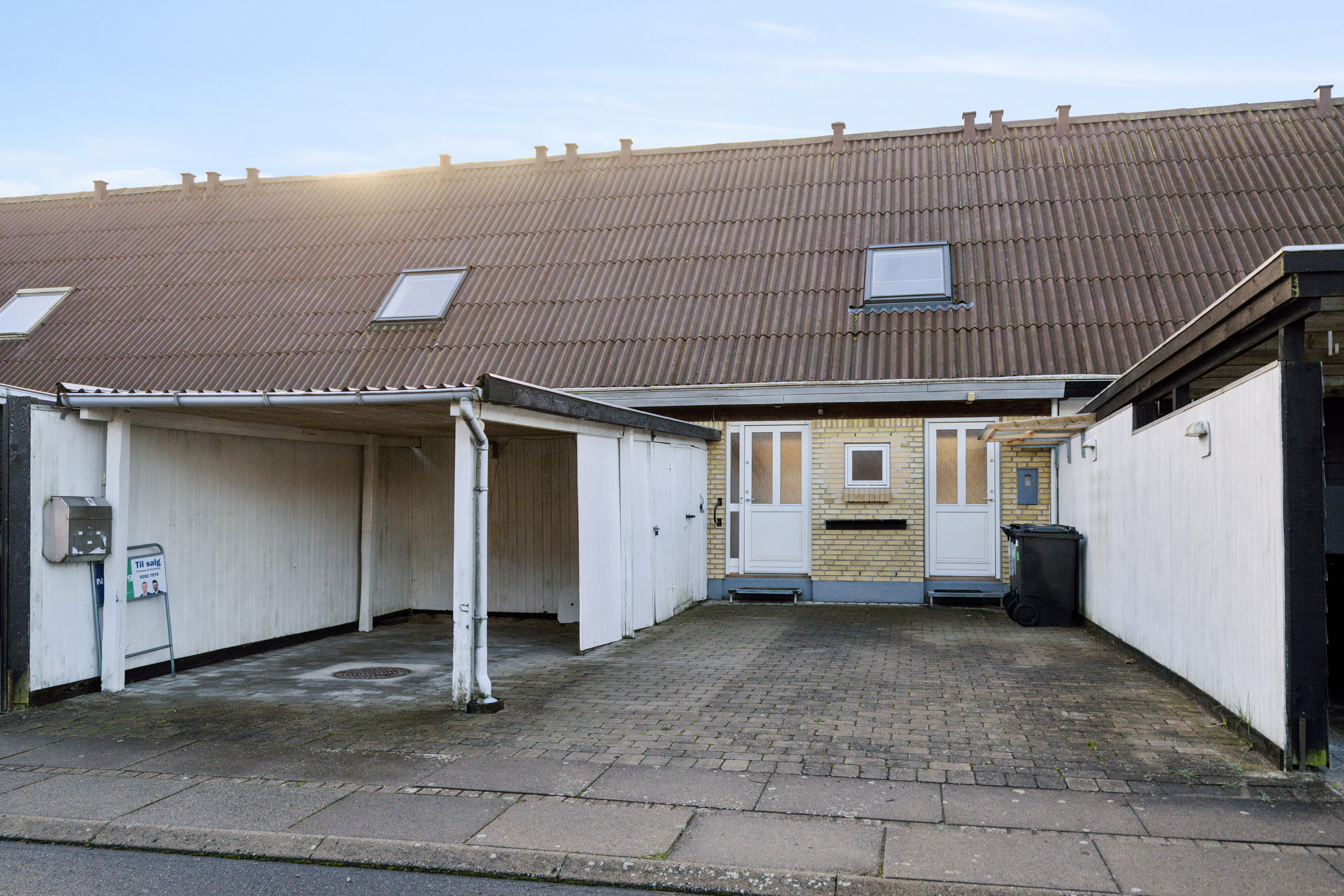 Fremhævet set fra vejen billede i fuldskærmstilstand. Billede af Hermelinløkken 46, Korup, 5210 Odense NV