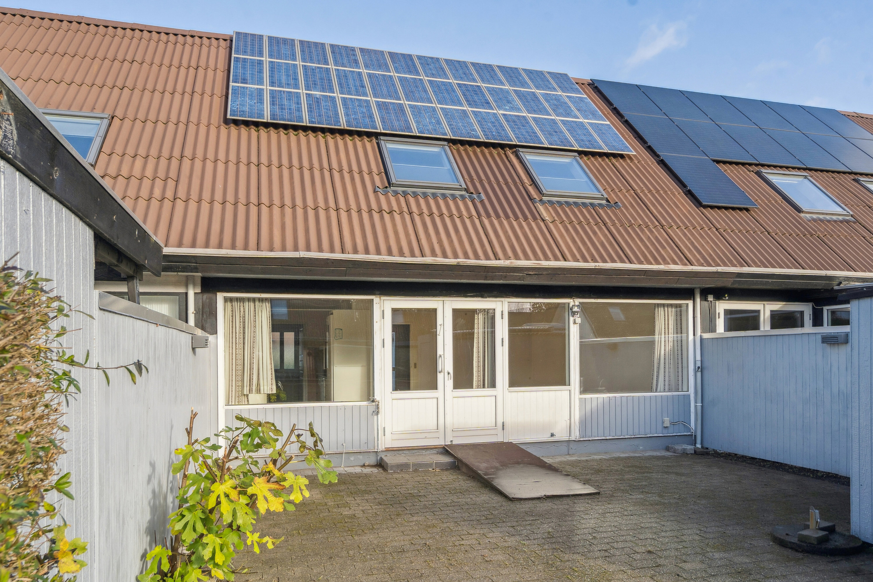 Fremhævet udendørs billede i fuldskærmstilstand. Billede af Hermelinløkken 46, Korup, 5210 Odense NV