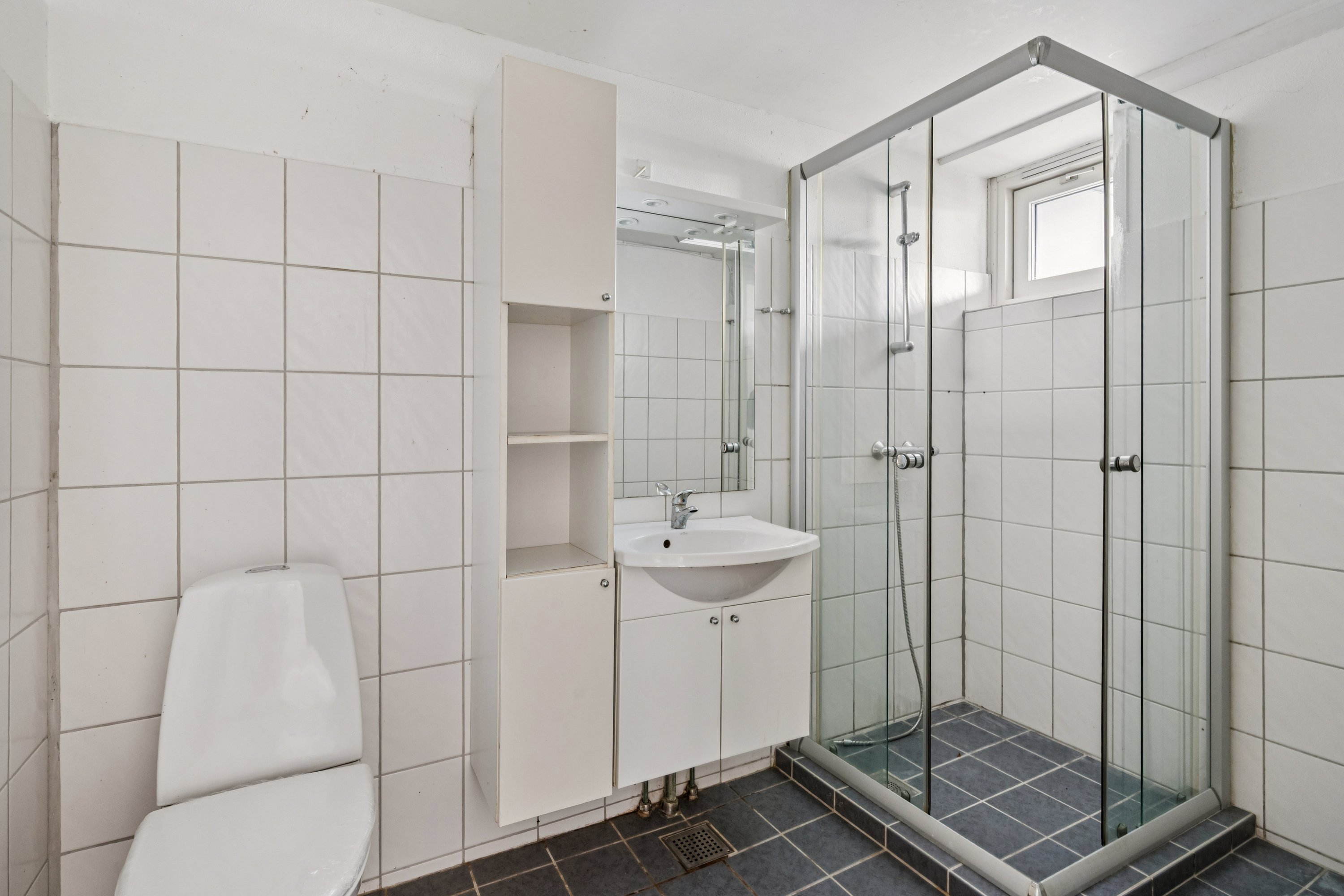 Fremhævet badeværelse billede i fuldskærmstilstand. Billede af Kantorvænget 5, st.. 1., 8240 Risskov