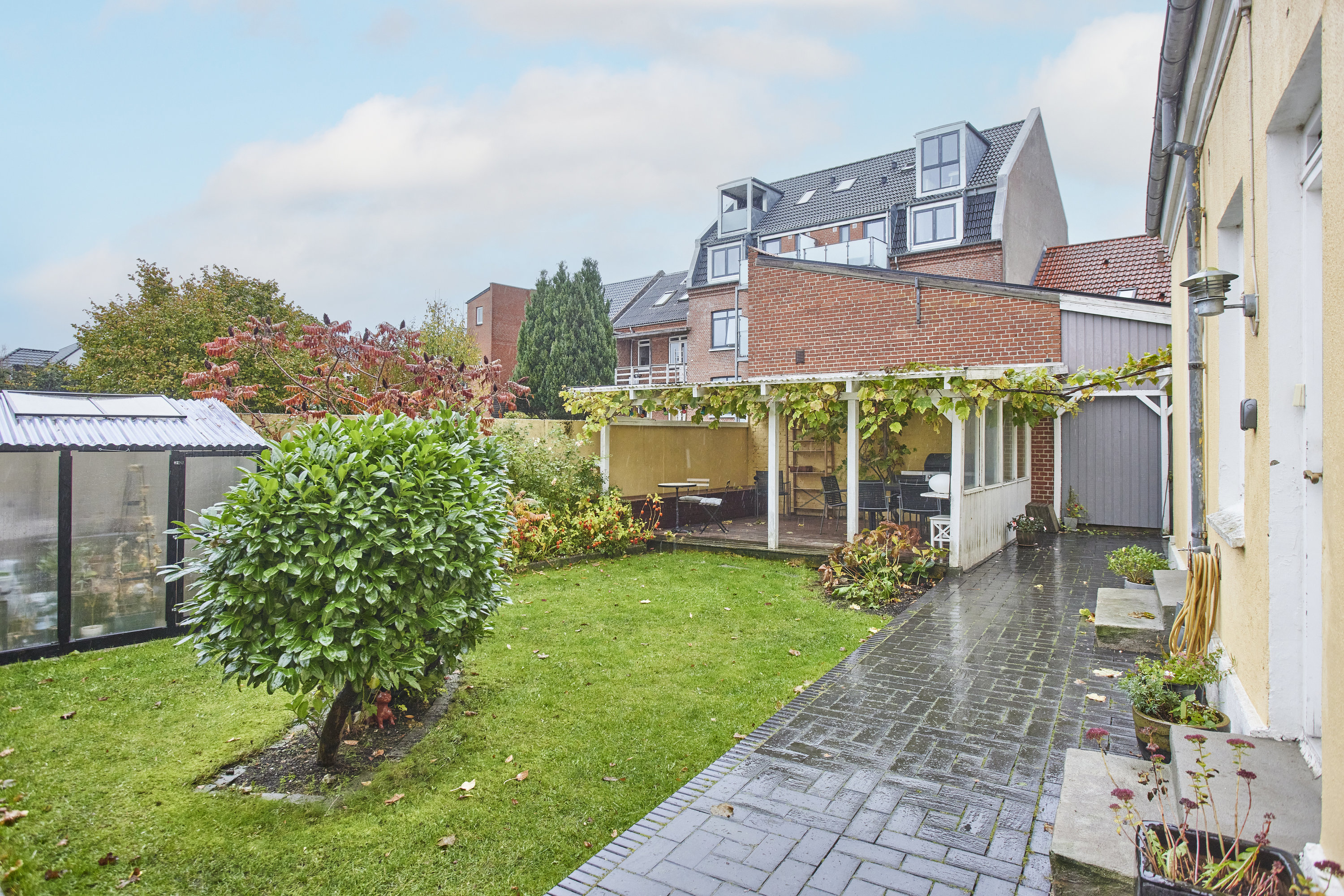 Fremhævet have billede i fuldskærmstilstand. Billede af Ryesgade 4, 8600 Silkeborg