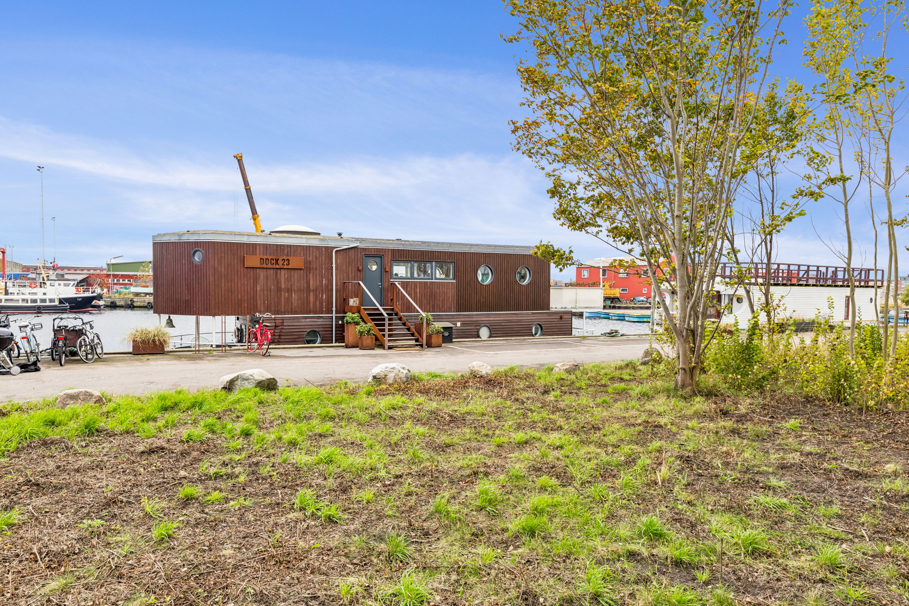 Fremhævet  billede i fuldskærmstilstand. Billede af William Wains Gade 23 (Husbåd), 1432 København K