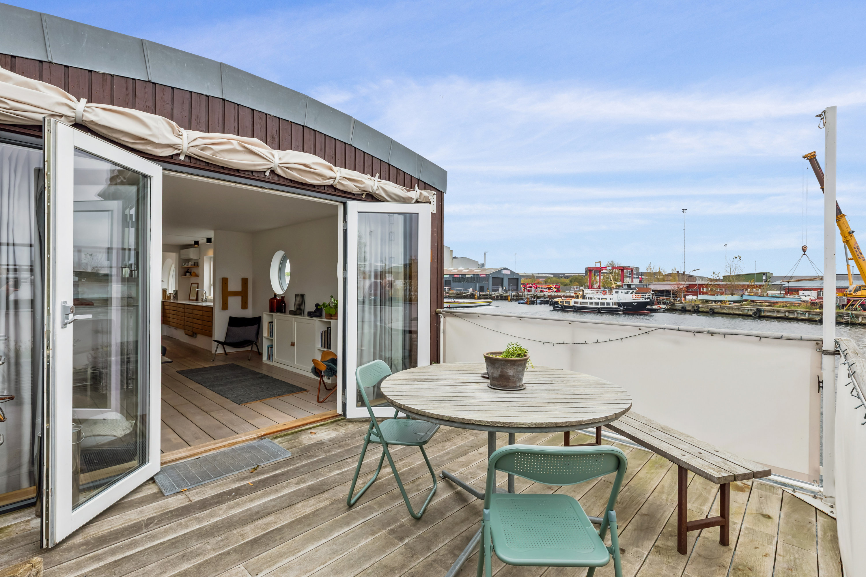 Fremhævet  billede i fuldskærmstilstand. Billede af William Wains Gade 23 (Husbåd), 1432 København K