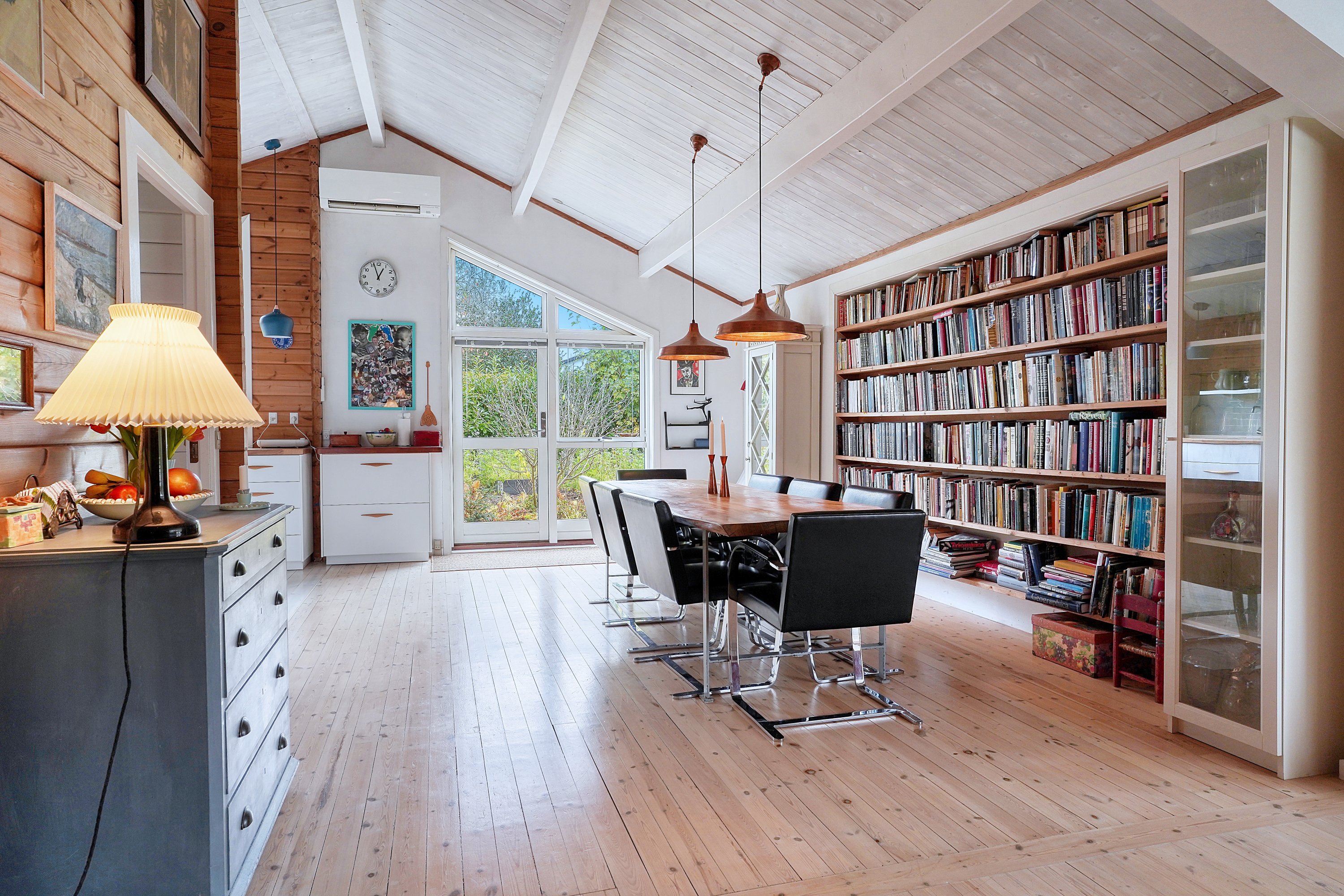 Fremhævet spisestue billede i fuldskærmstilstand. Billede af Løvvænget 37, 3100 Hornbæk