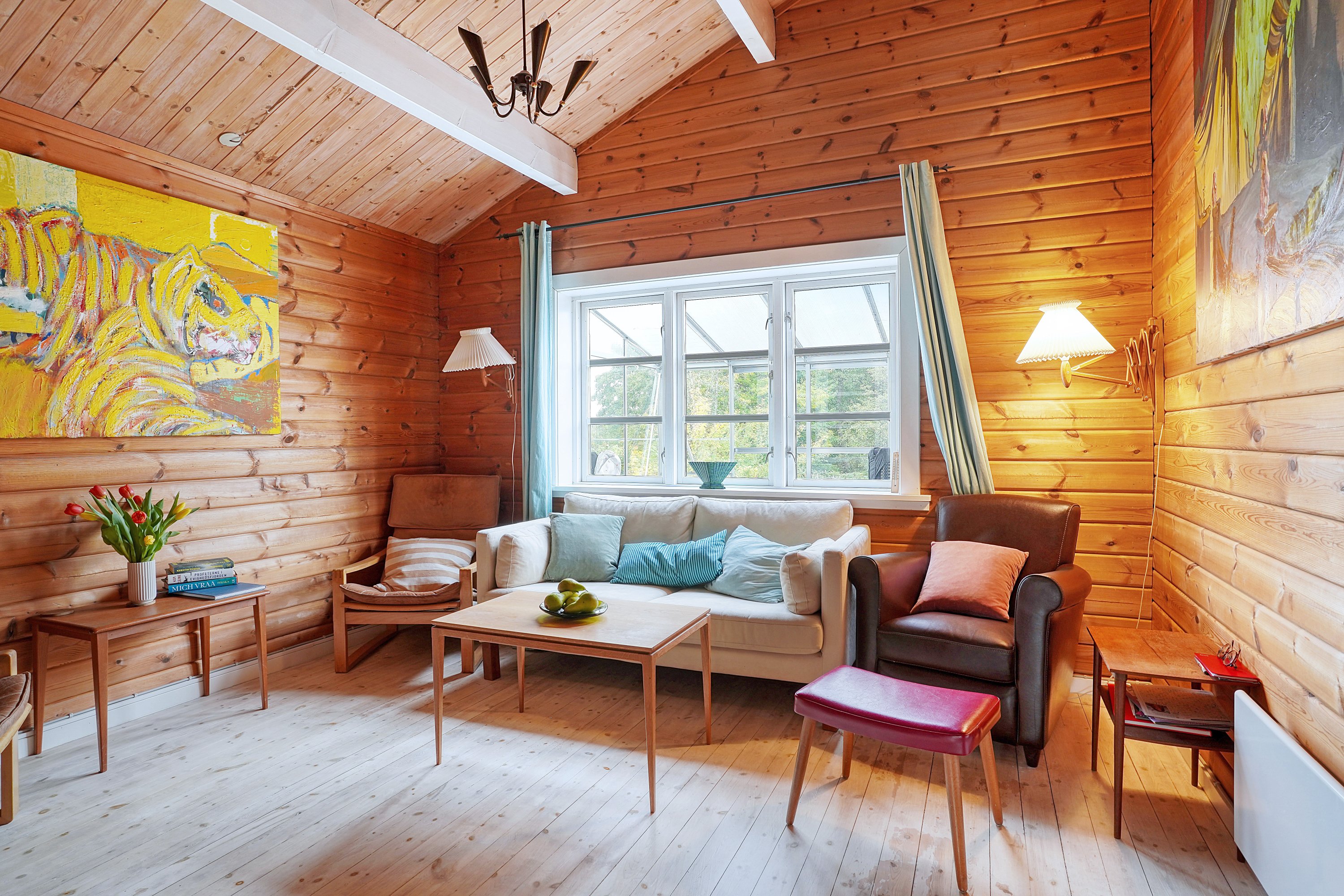 Fremhævet stue billede i fuldskærmstilstand. Billede af Løvvænget 37, 3100 Hornbæk