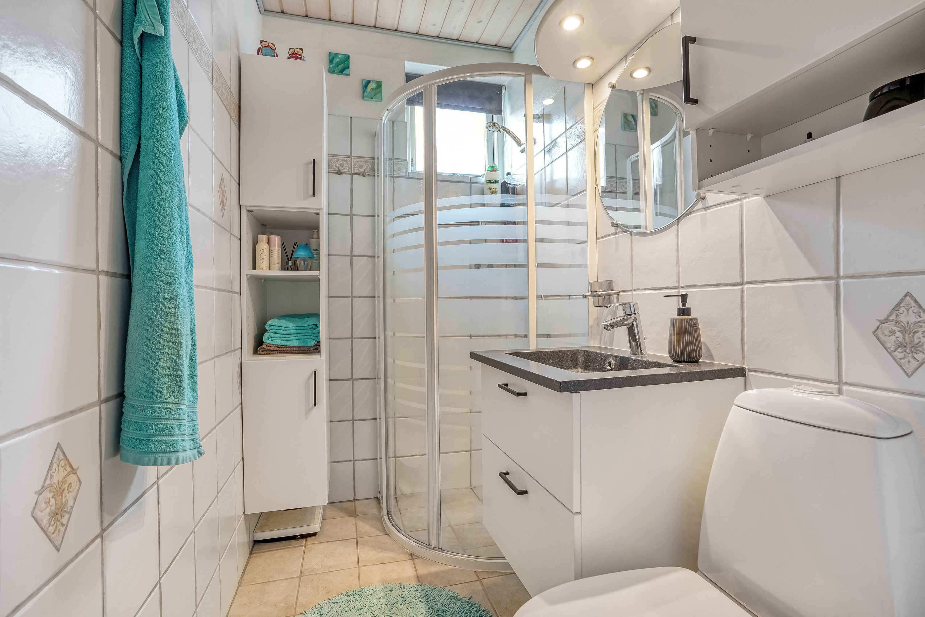 Fremhævet badeværelse billede i fuldskærmstilstand. Billede af Møllevænget 4, Boest, 8766 Nørre Snede