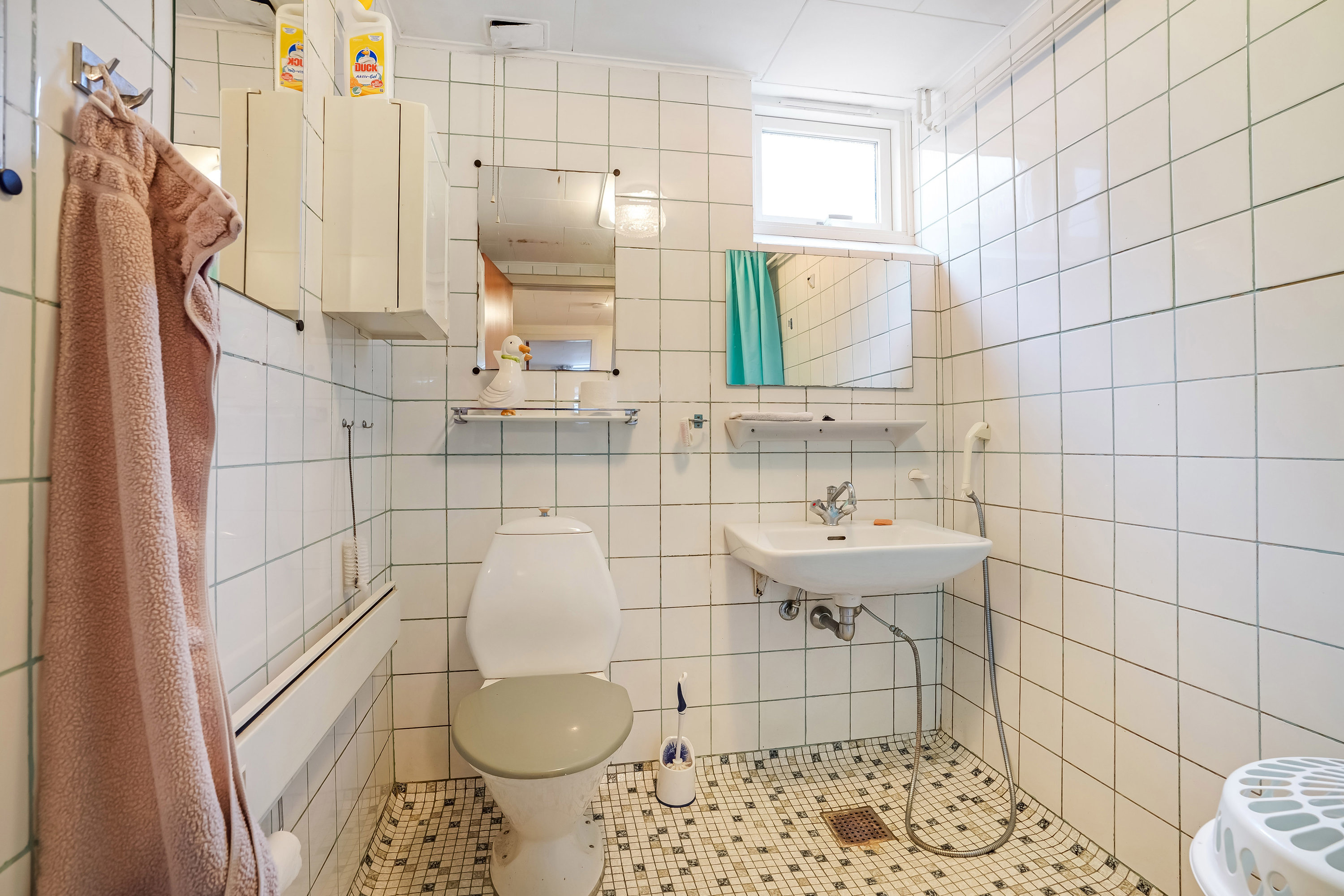 Fremhævet toilet billede i fuldskærmstilstand. Billede af Søndergade 109, 8740 Brædstrup