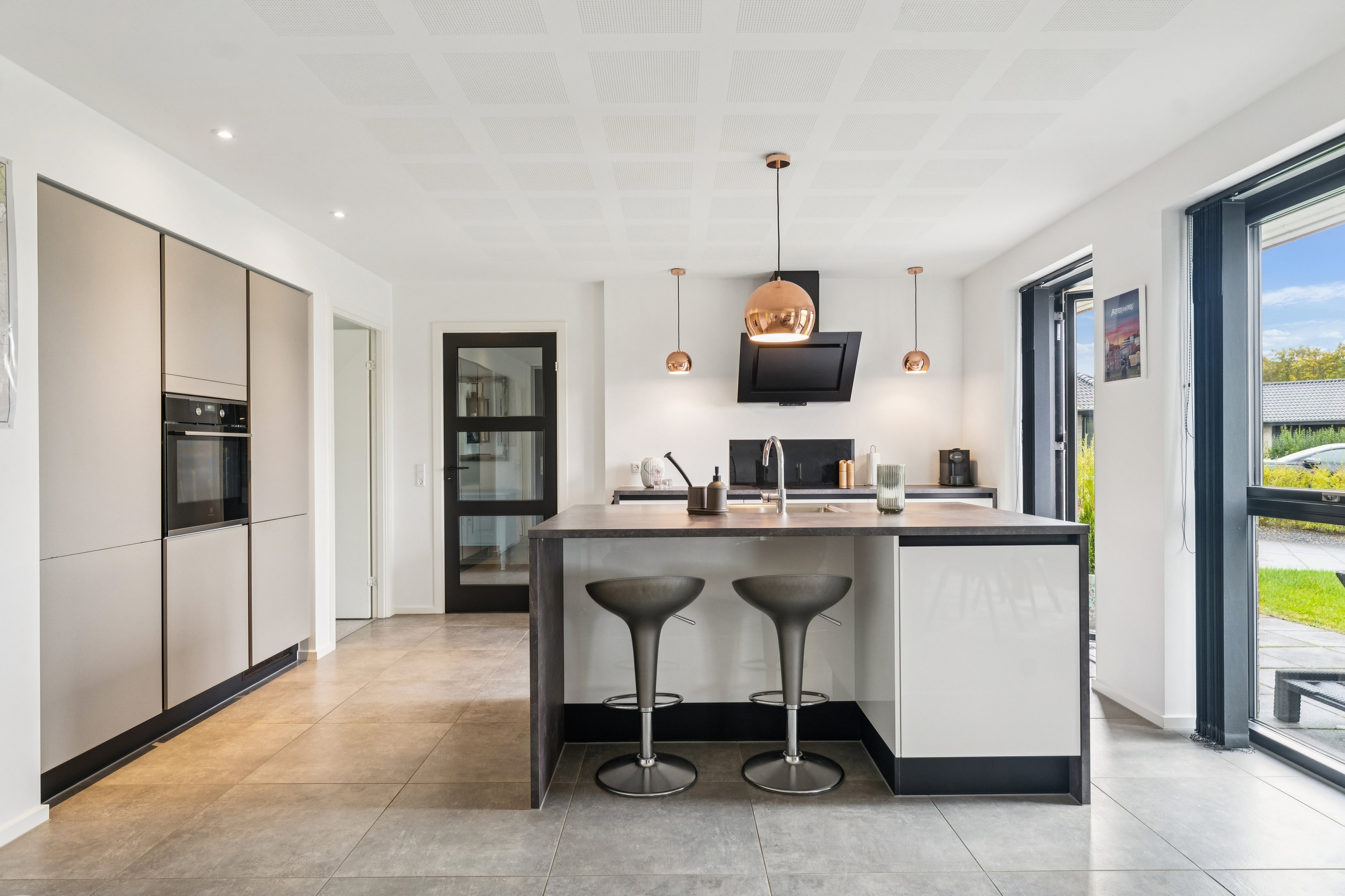 Fremhævet stue billede i fuldskærmstilstand. Billede af Muldvarpekrogen 28, 8850 Bjerringbro