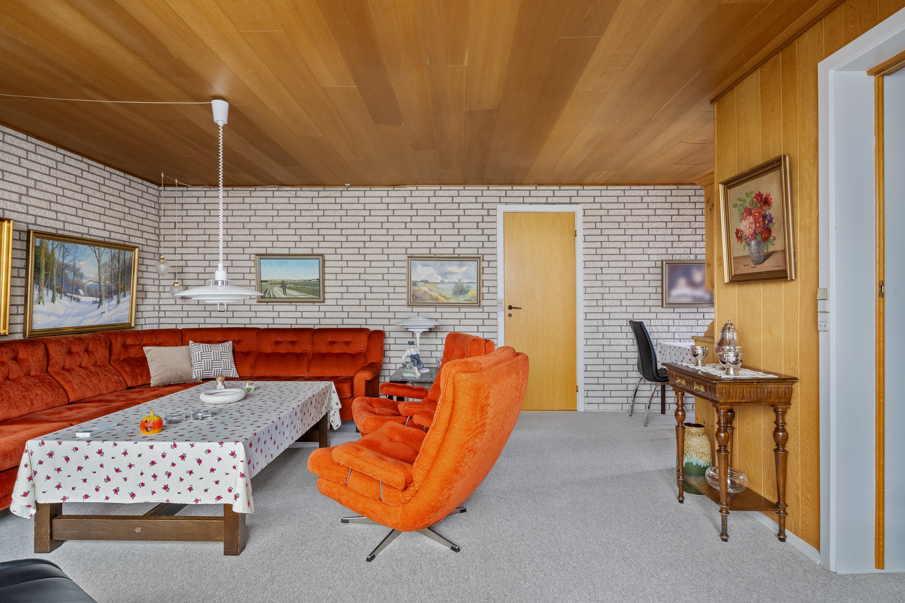 Fremhævet stue billede i fuldskærmstilstand. Billede af Karlsgårdevej 4, Sig, 6800 Varde