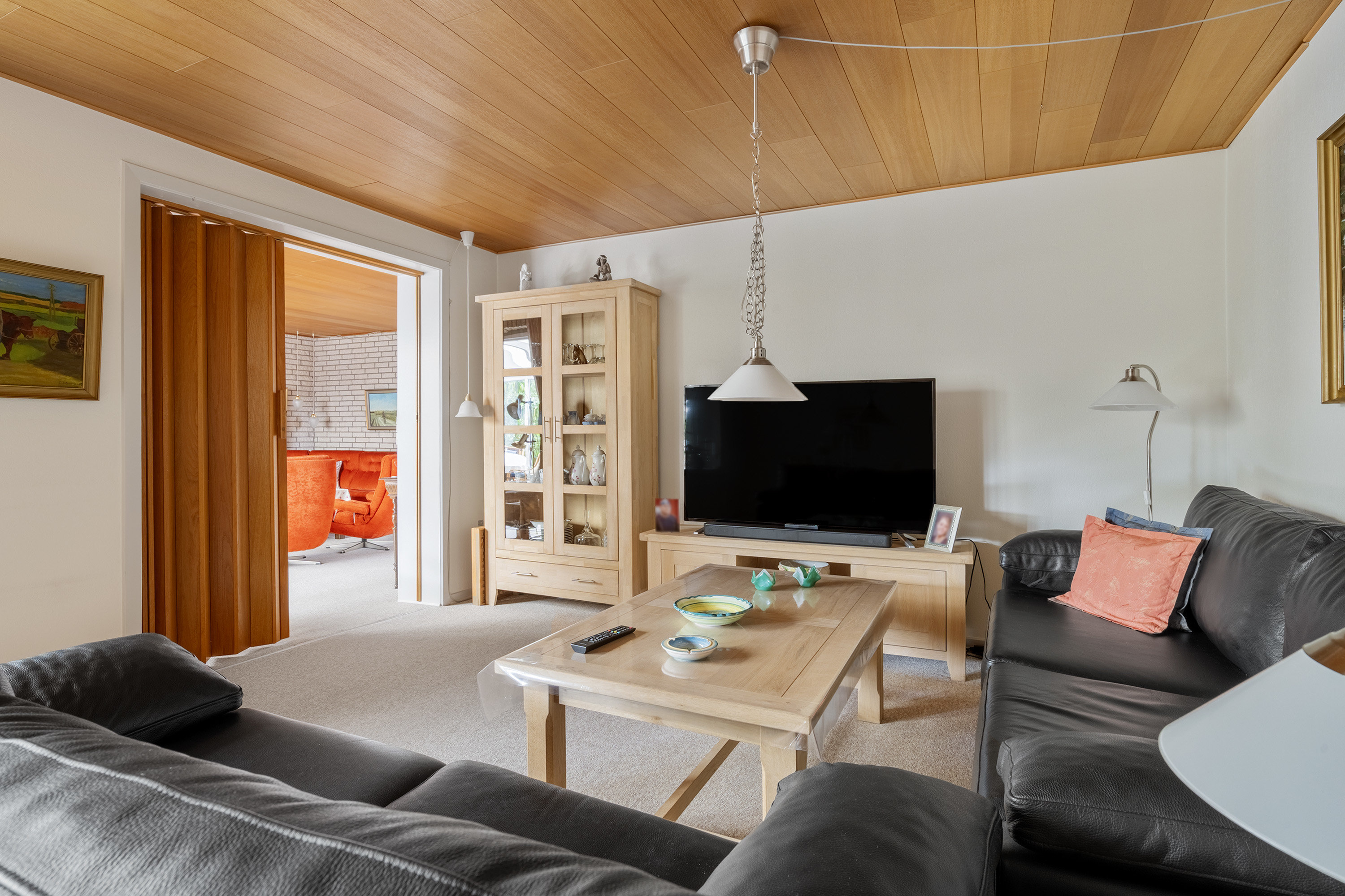 Fremhævet stue billede i fuldskærmstilstand. Billede af Karlsgårdevej 4, Sig, 6800 Varde