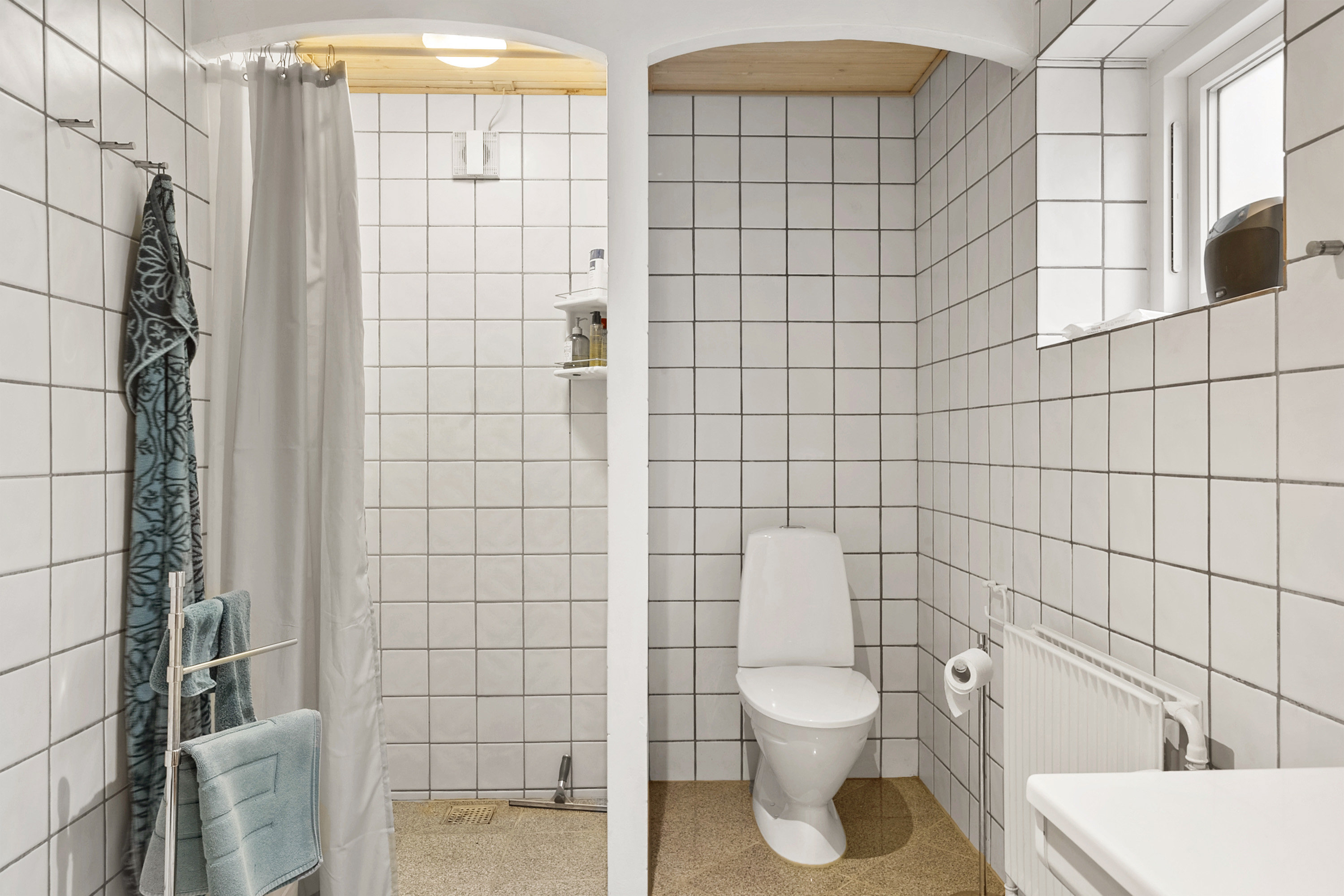 Fremhævet badeværelse billede i fuldskærmstilstand. Billede af Sønderballevej 31, Genner Str, 6230 Rødekro